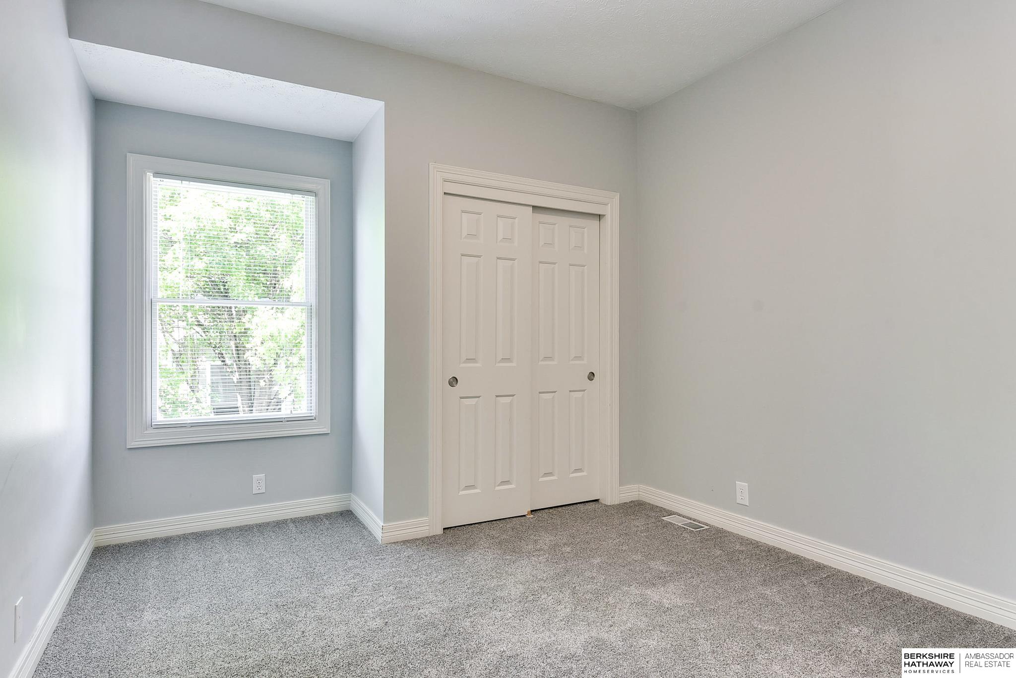 17202 Walnut Plaza, Omaha, Nebraska image 32