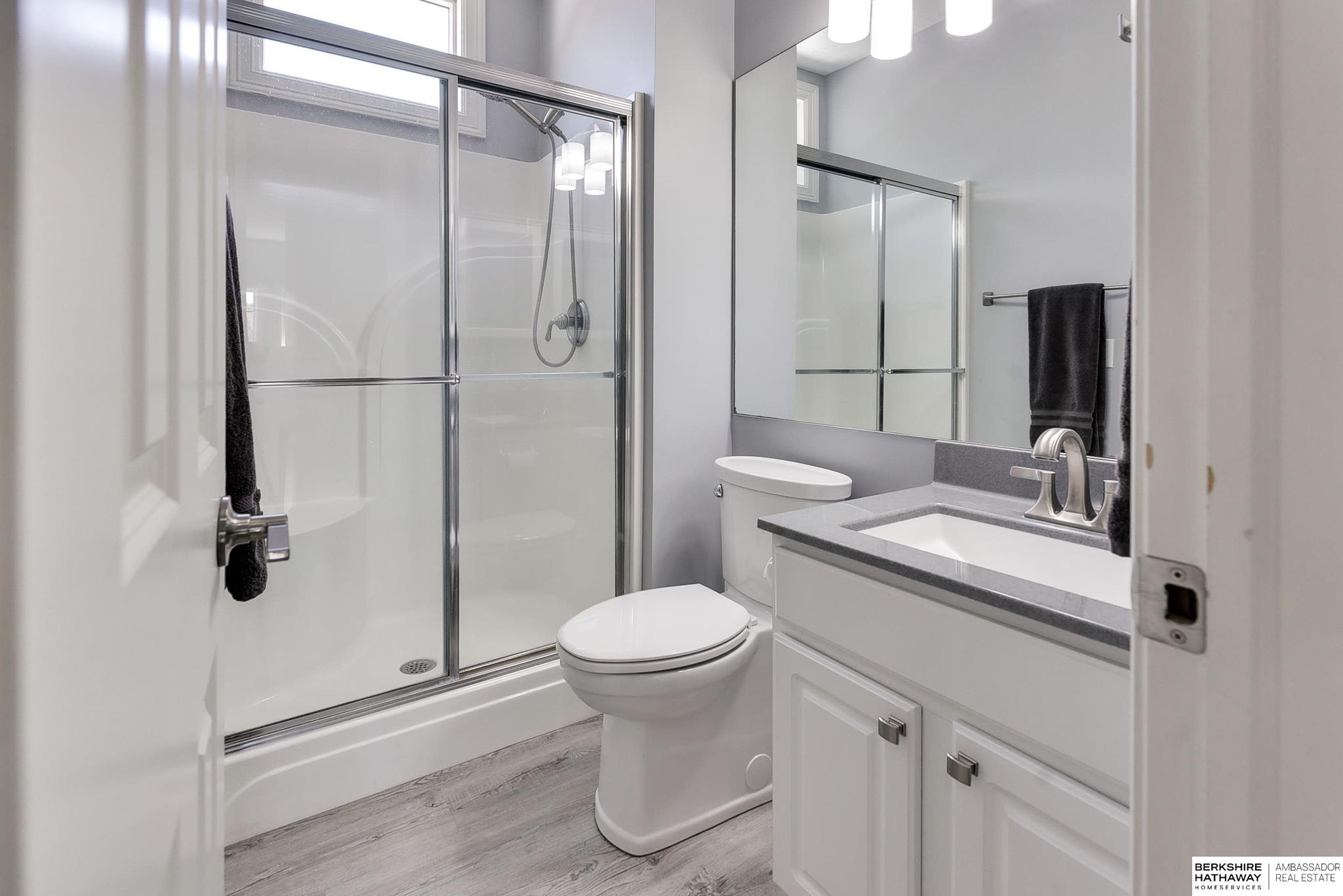 17202 Walnut Plaza, Omaha, Nebraska image 34