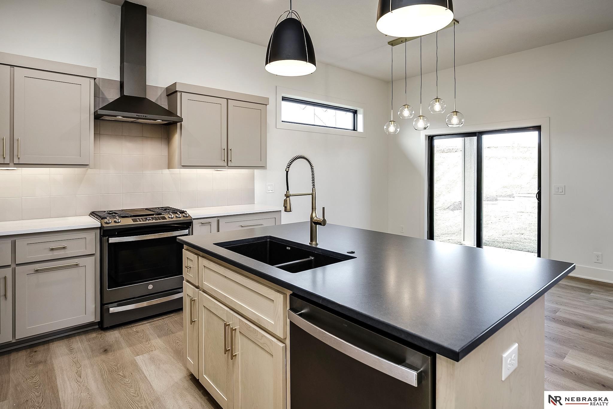 15705 Kansas Avenue, Omaha, Nebraska image 9