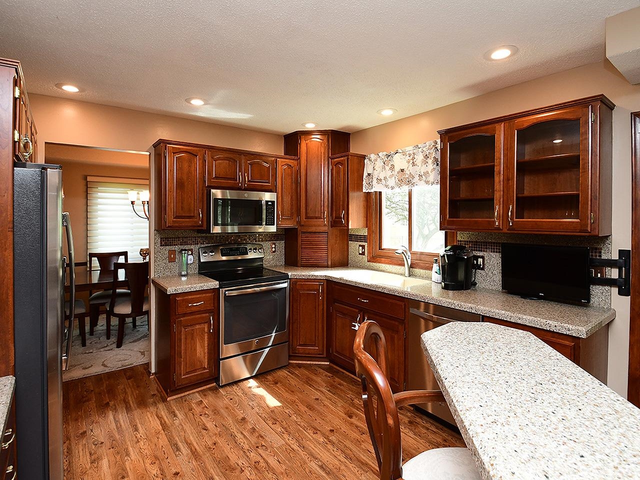 6025 S 93rd Street, Ralston, Nebraska image 2