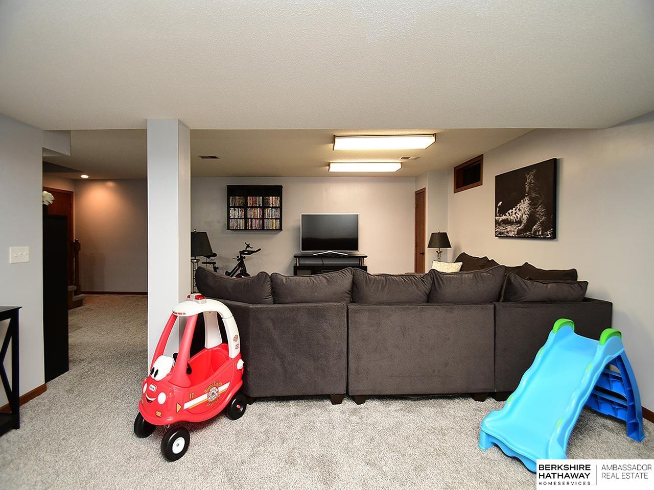 6025 S 93rd Street, Ralston, Nebraska image 28