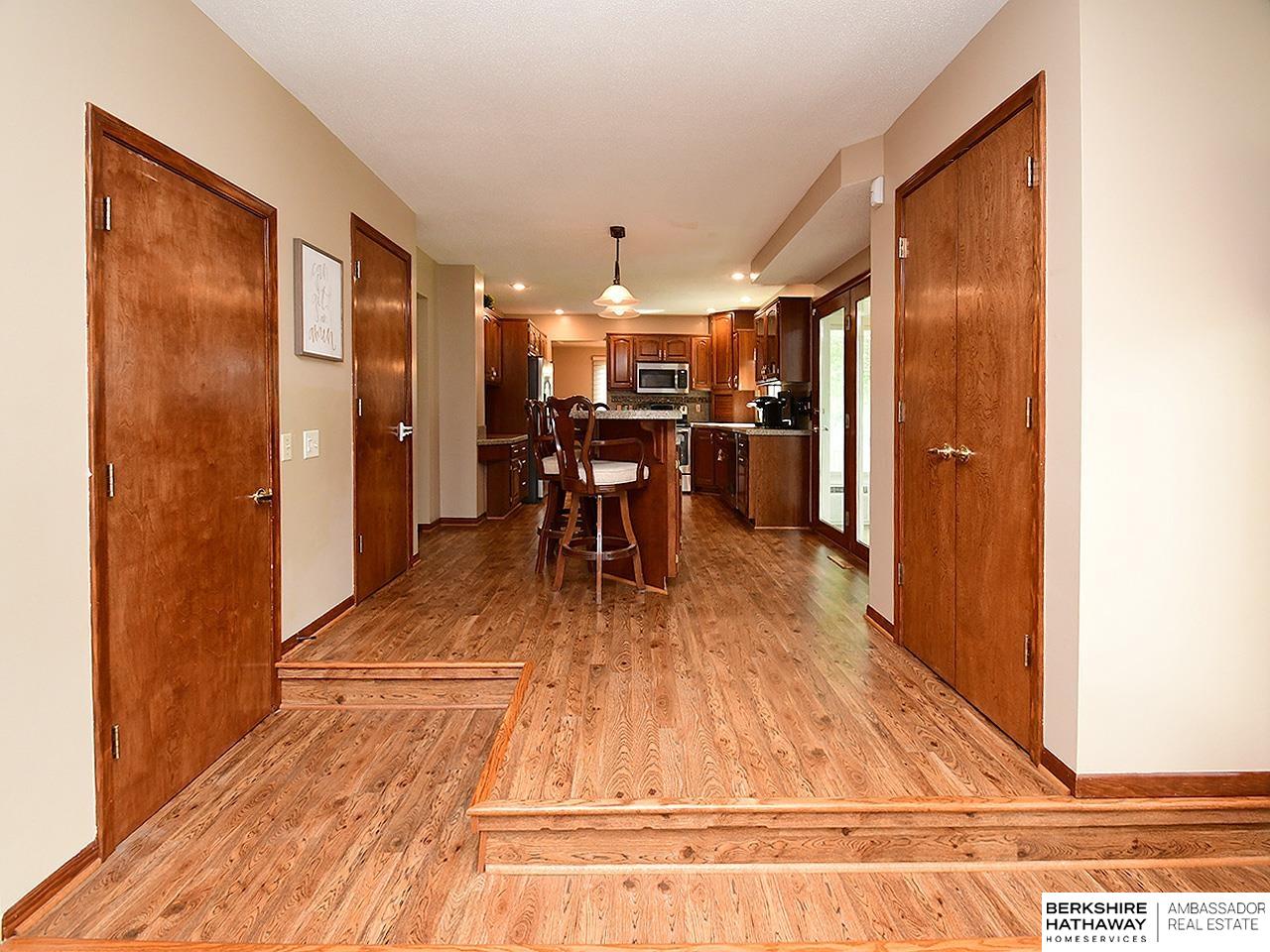 6025 S 93rd Street, Ralston, Nebraska image 8