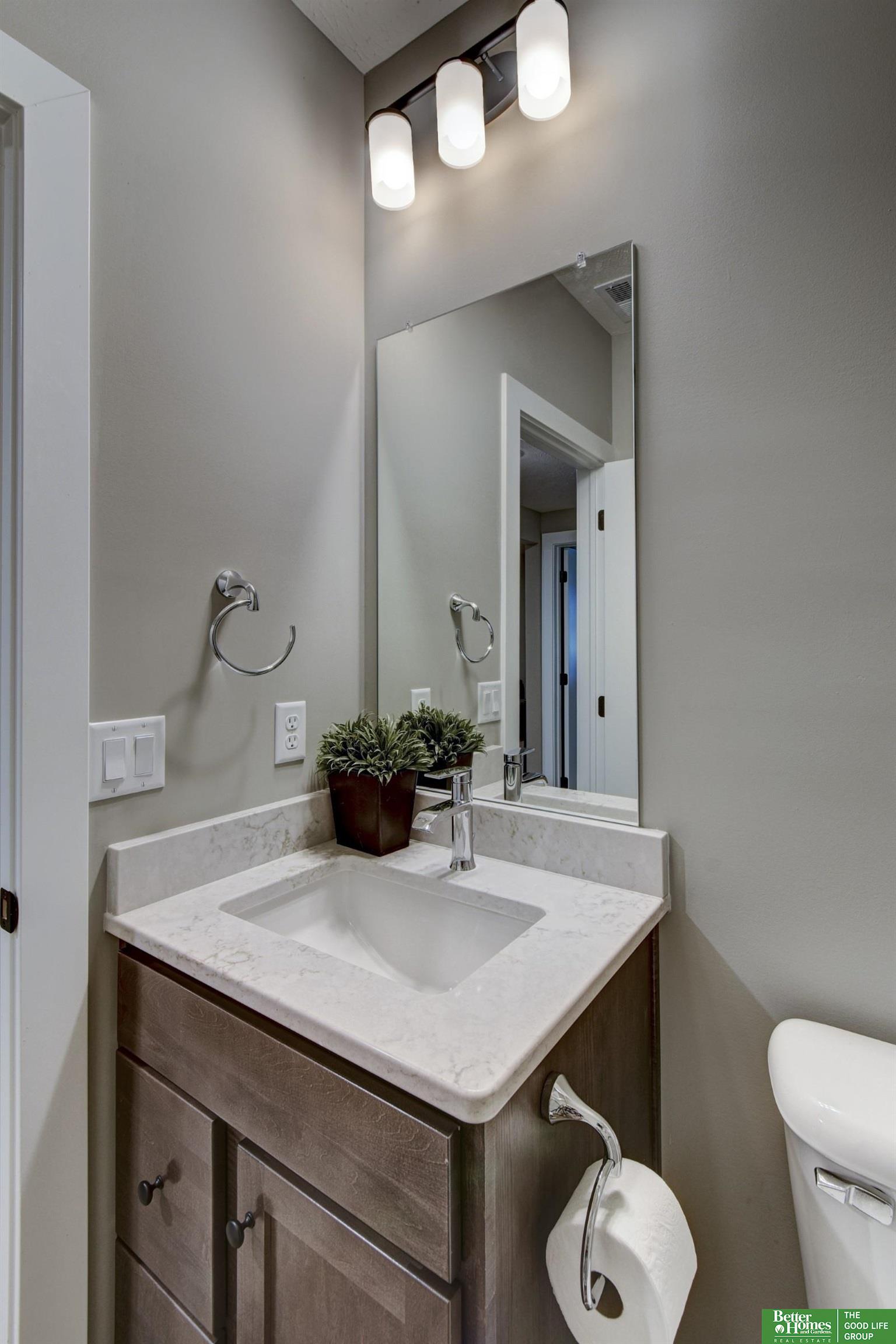 17663 Greenleaf Street, Omaha, Nebraska image 30