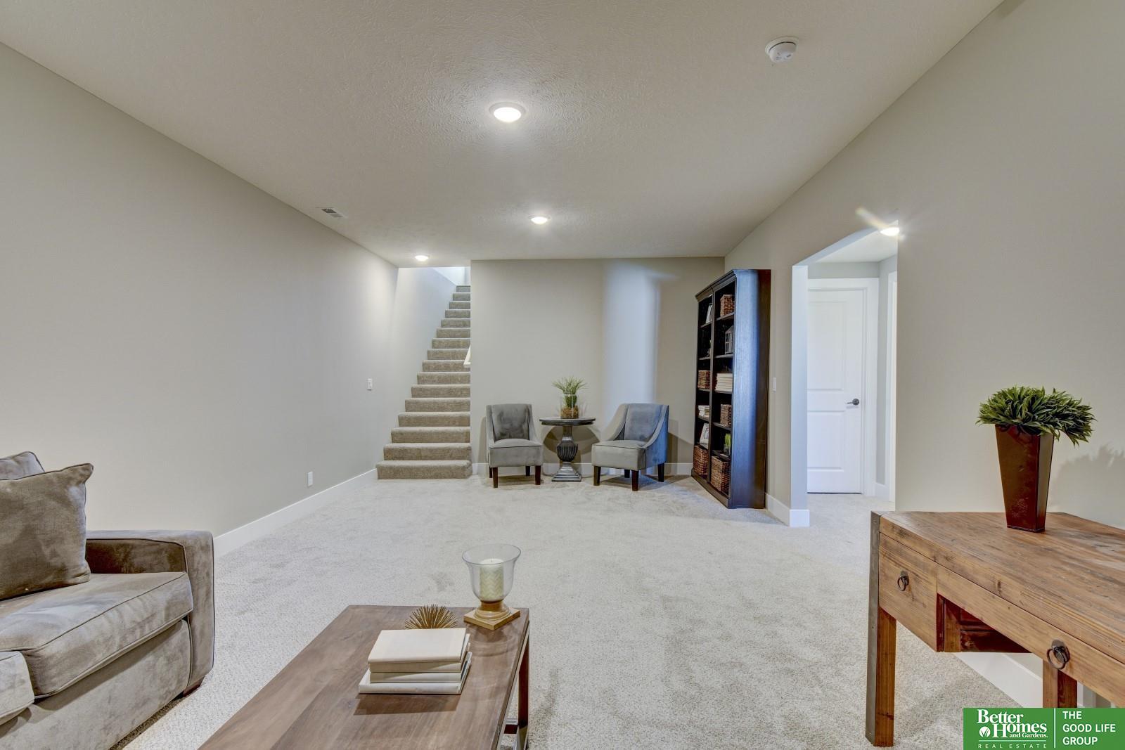17644 Greenleaf Street, Omaha, Nebraska image 25