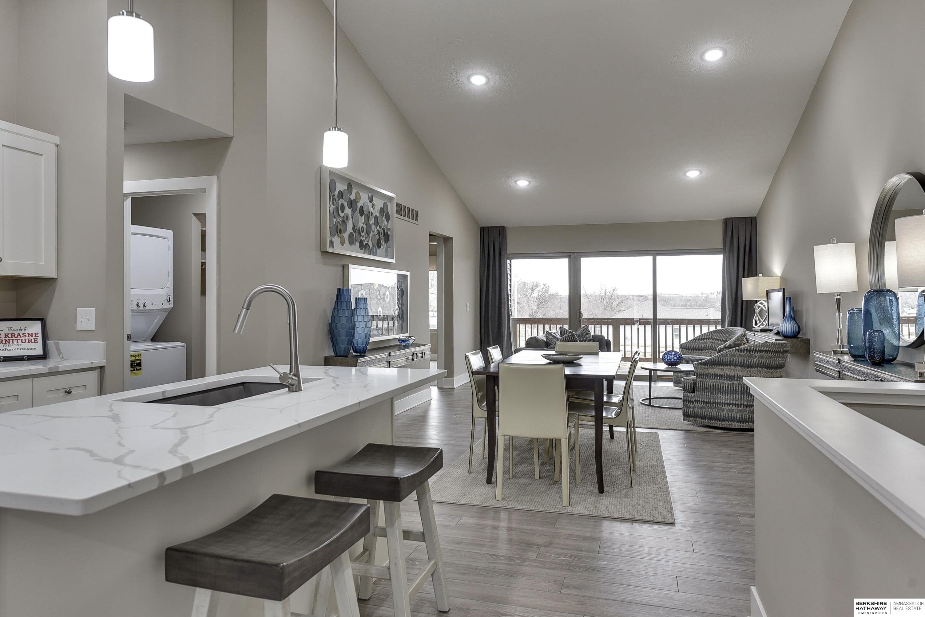 17111 Hawthorne Avenue, Omaha, Nebraska image 2