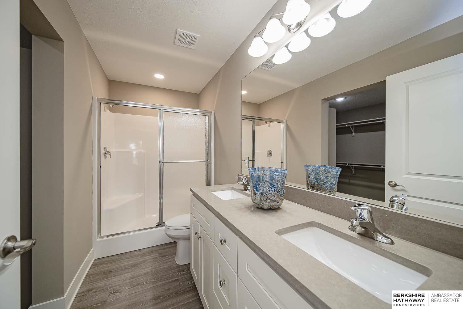 17111 Hawthorne Avenue, Omaha, Nebraska image 11