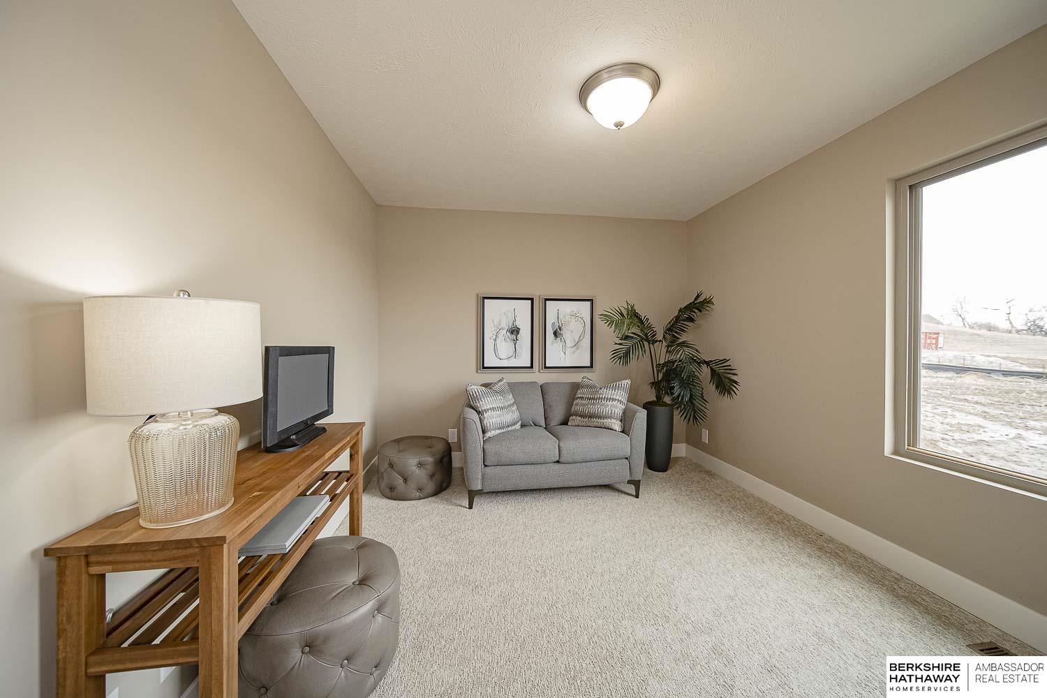 17111 Hawthorne Avenue, Omaha, Nebraska image 15