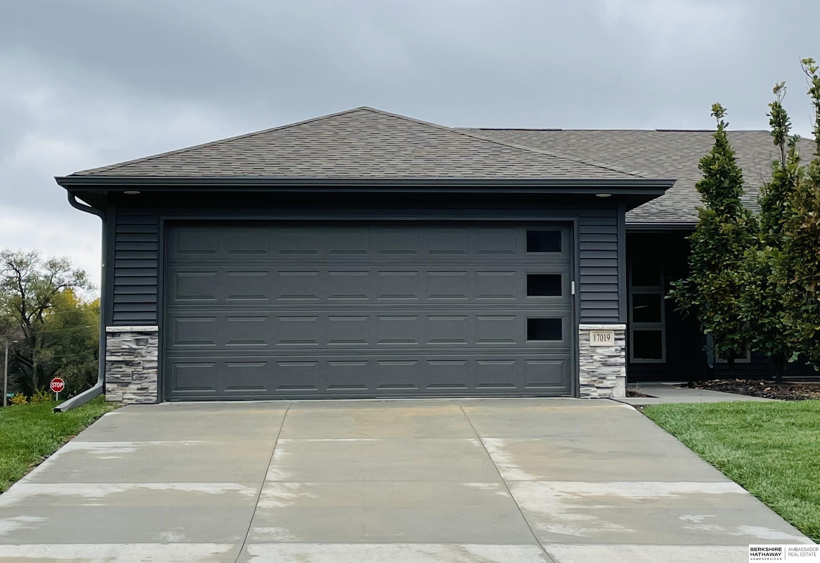 17111 Hawthorne Avenue, Omaha, Nebraska image 20