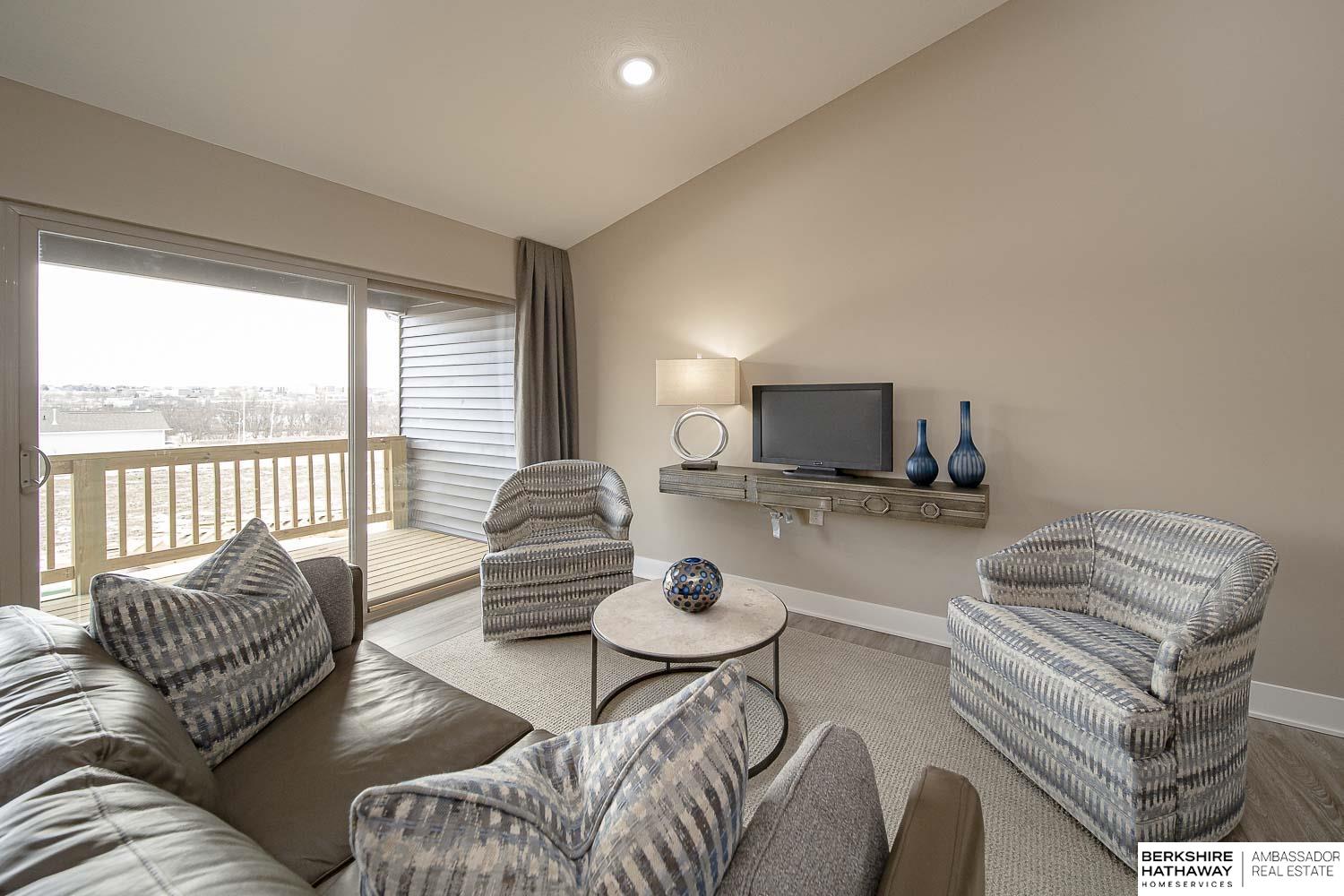 17111 Hawthorne Avenue, Omaha, Nebraska image 8