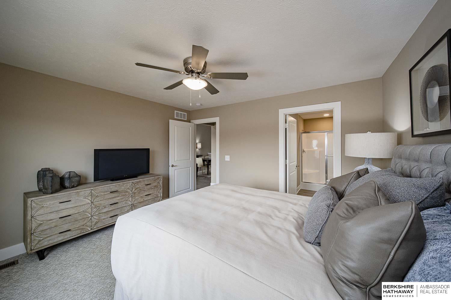 17111 Hawthorne Avenue, Omaha, Nebraska image 10