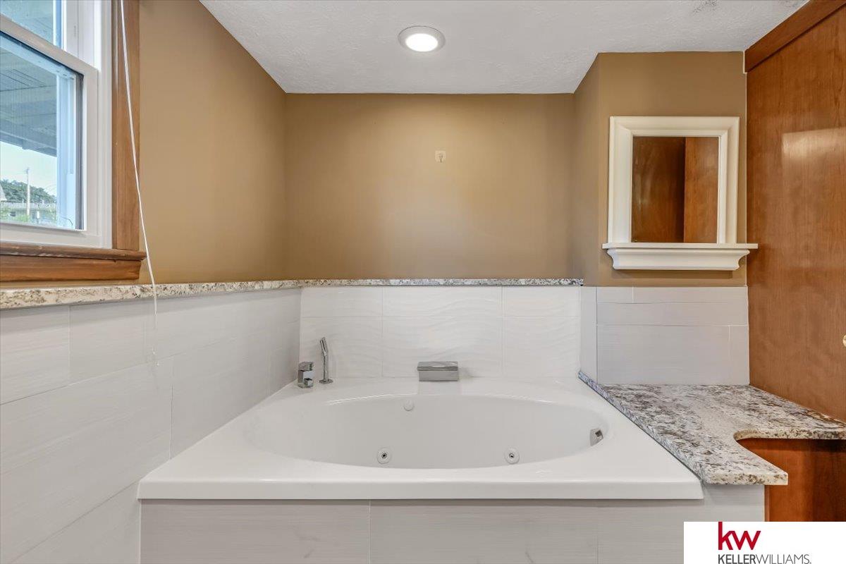 6606 S 81 Street, Ralston, Nebraska image 27