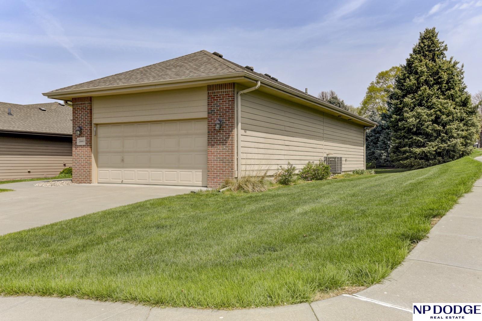 14602 Berry Circle, Omaha, Nebraska image 3