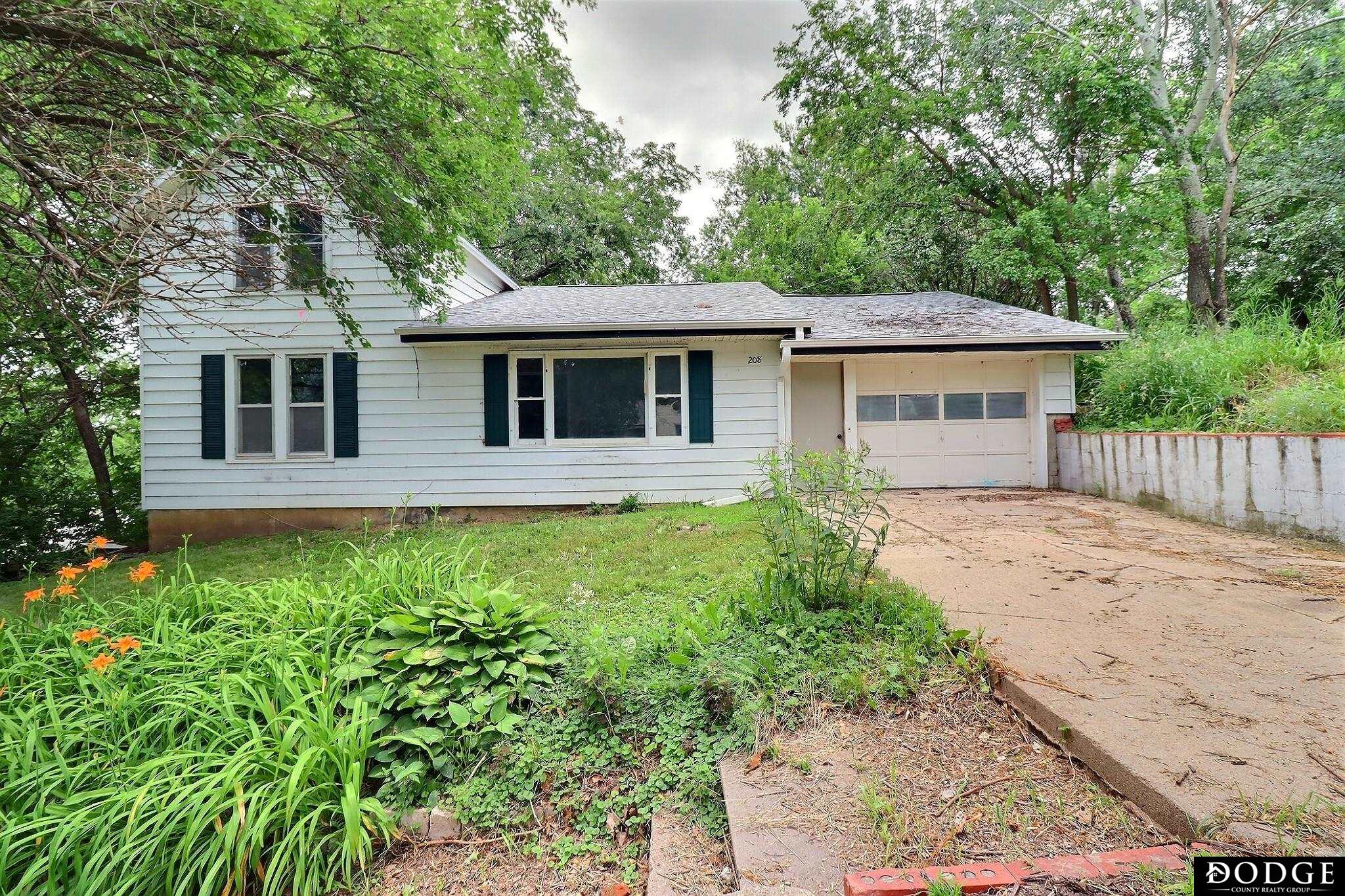 208 S Park Street, Hooper, Nebraska image 1