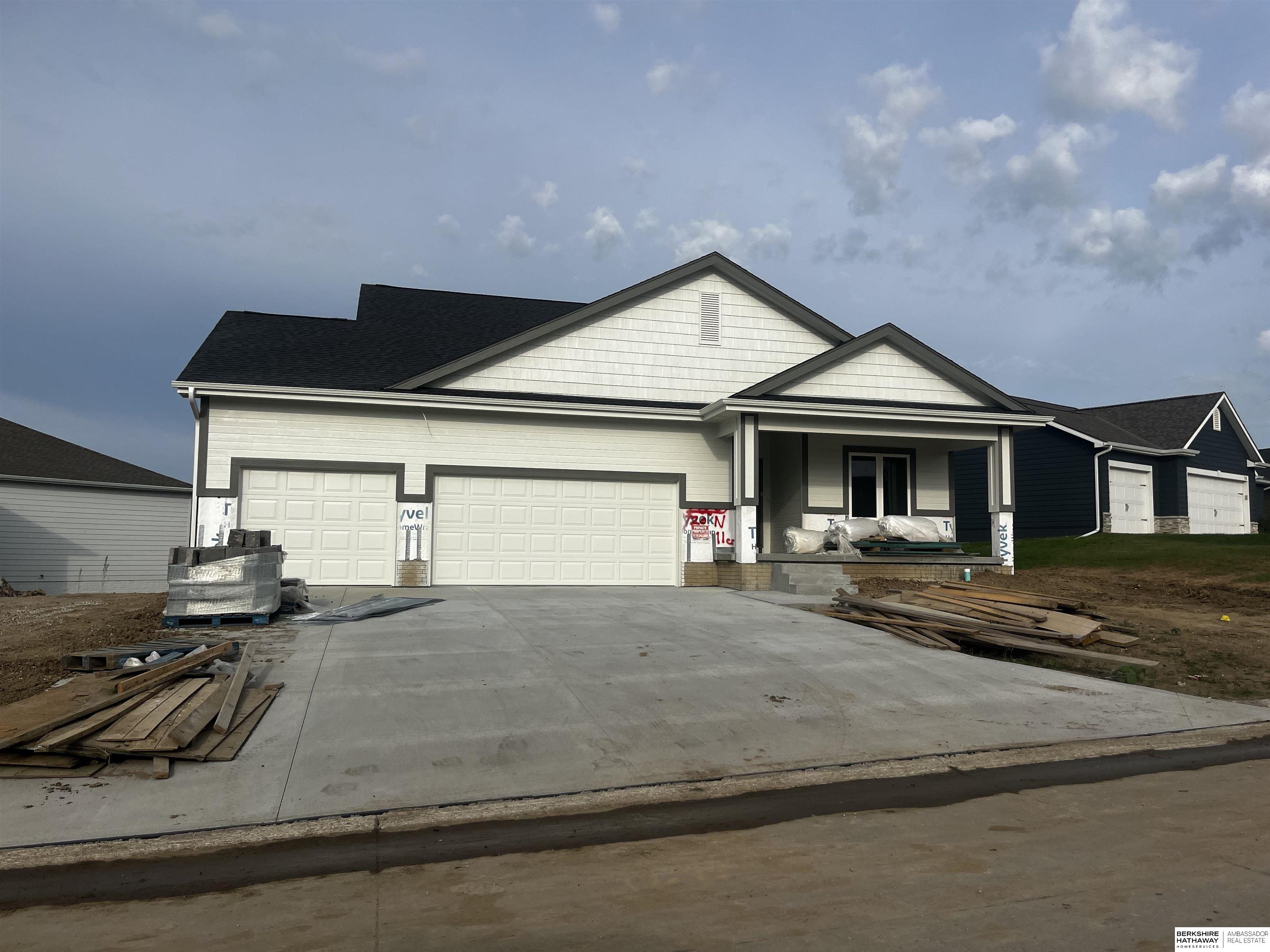 720 N 11th Circle, Springfield, Nebraska image 1