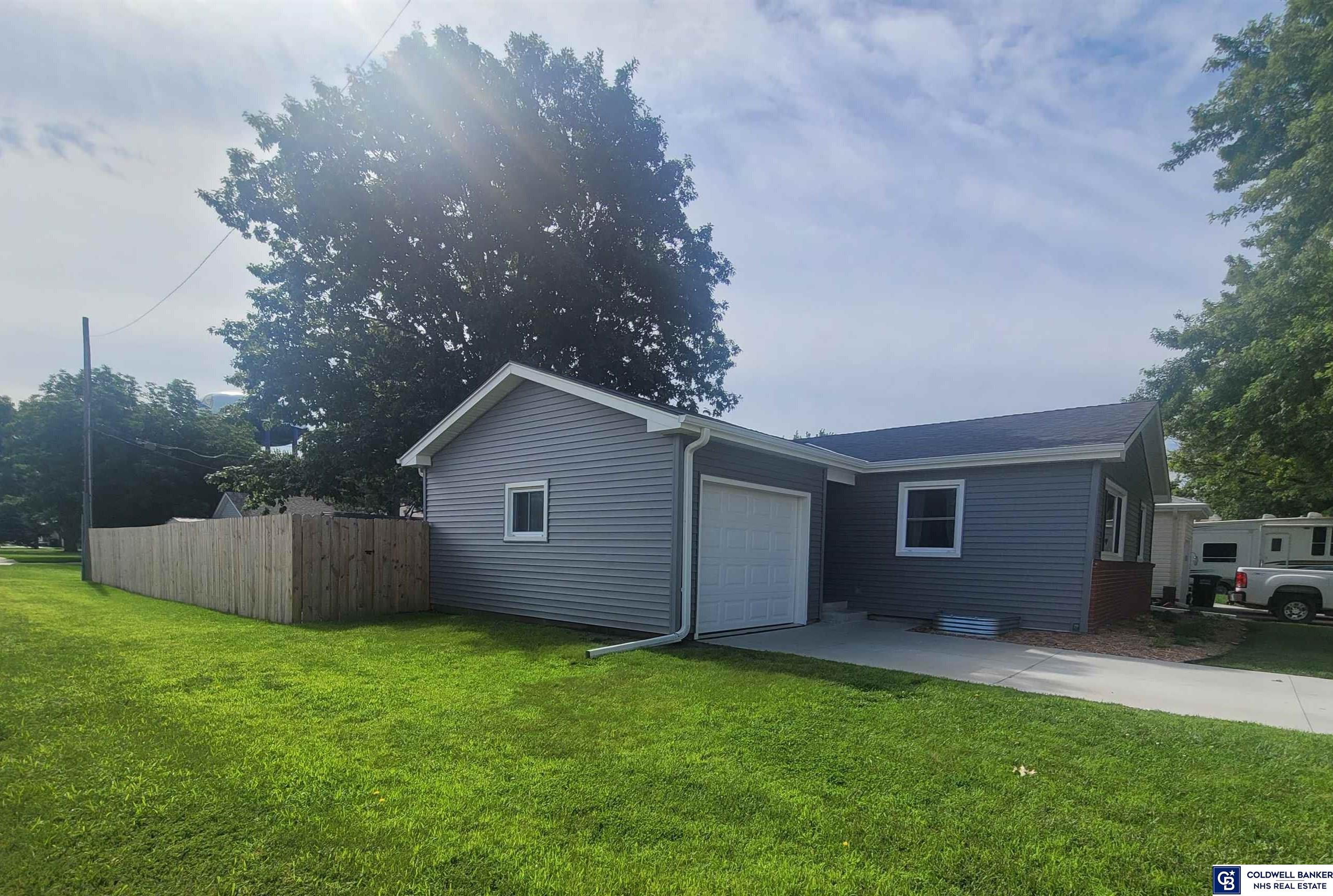 1528 N Blackburn Street, York, Nebraska image 2