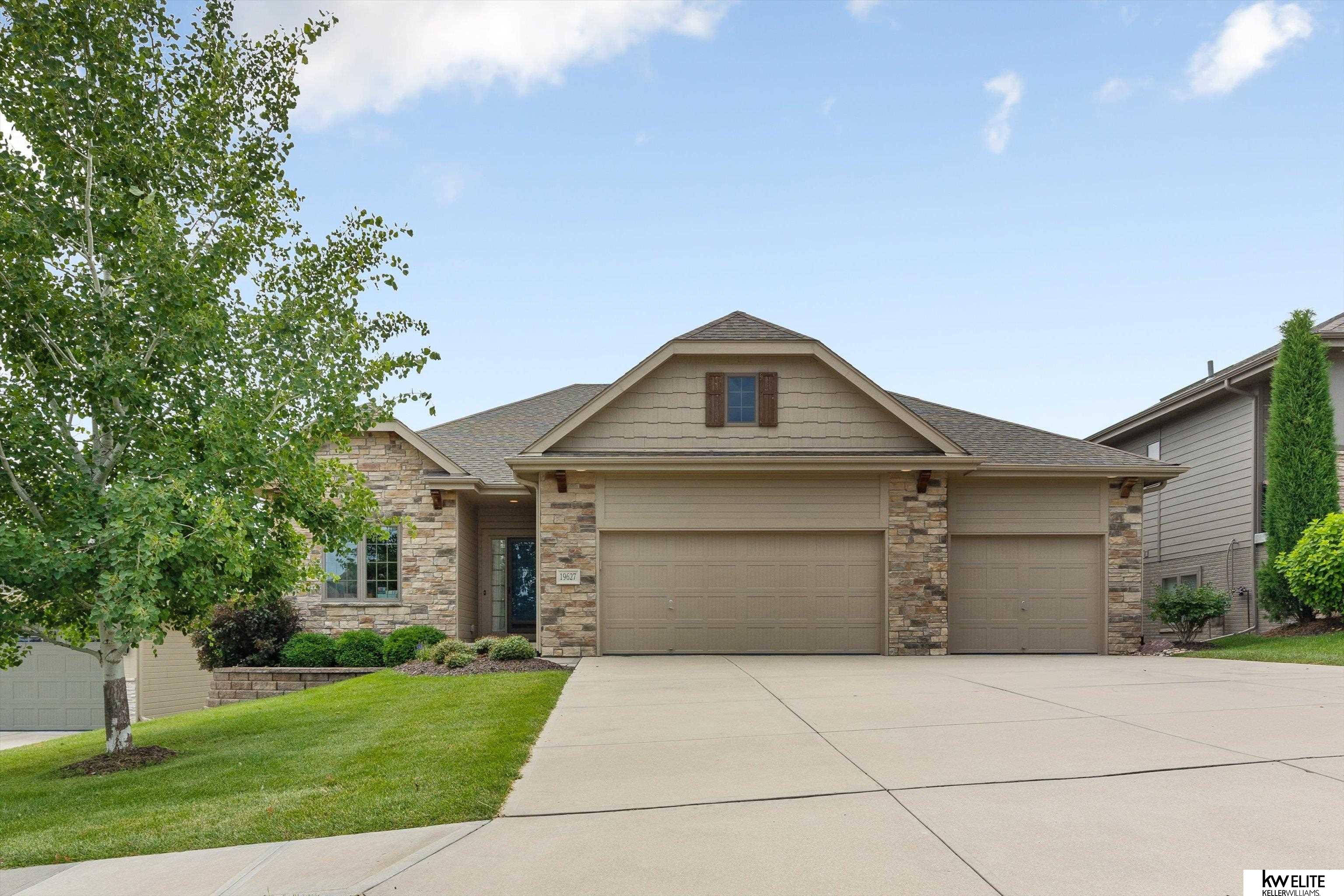 19627 G Circle, Omaha, Nebraska image 1