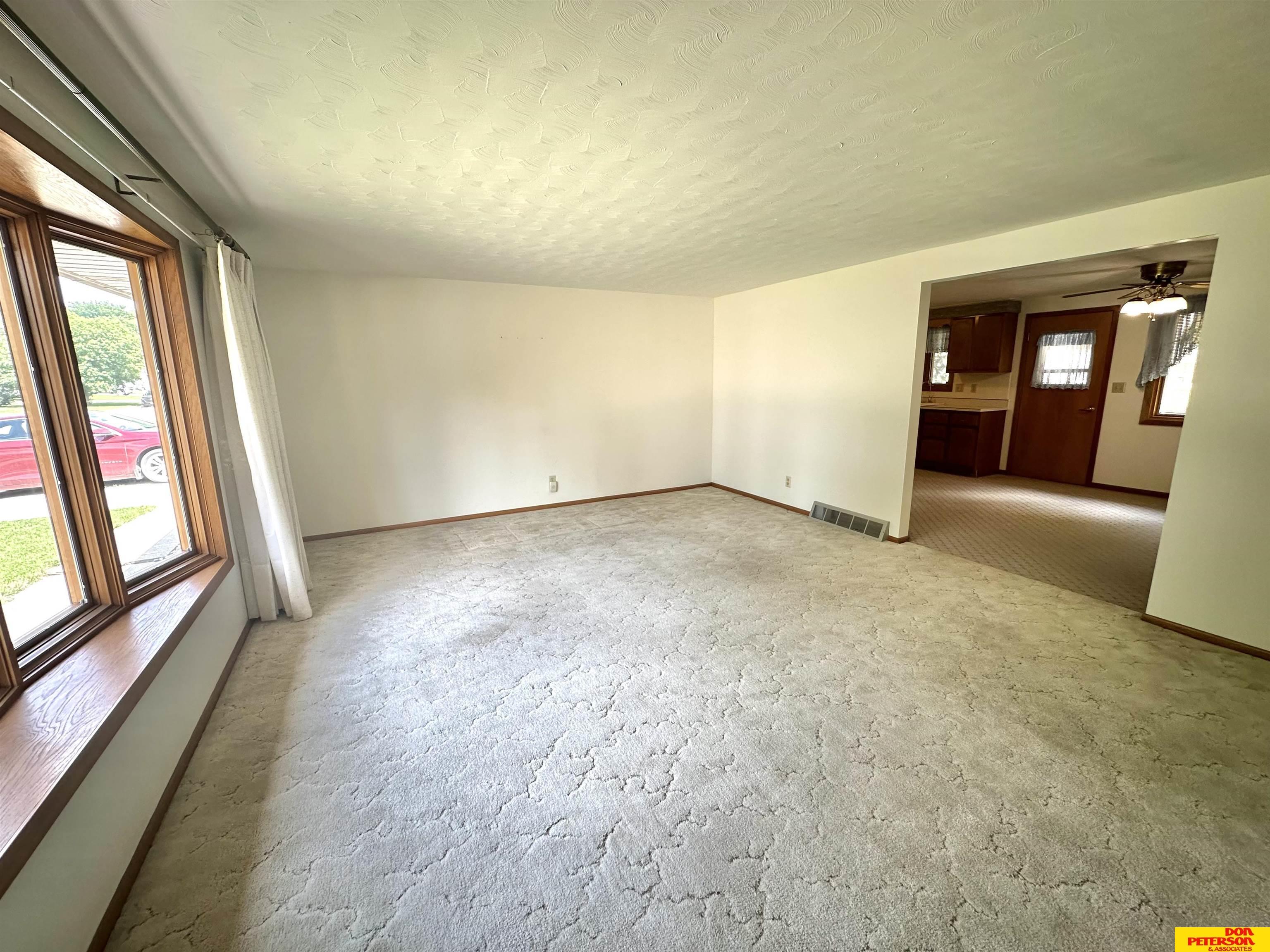 625 Everett Street, Lyons, Nebraska image 2