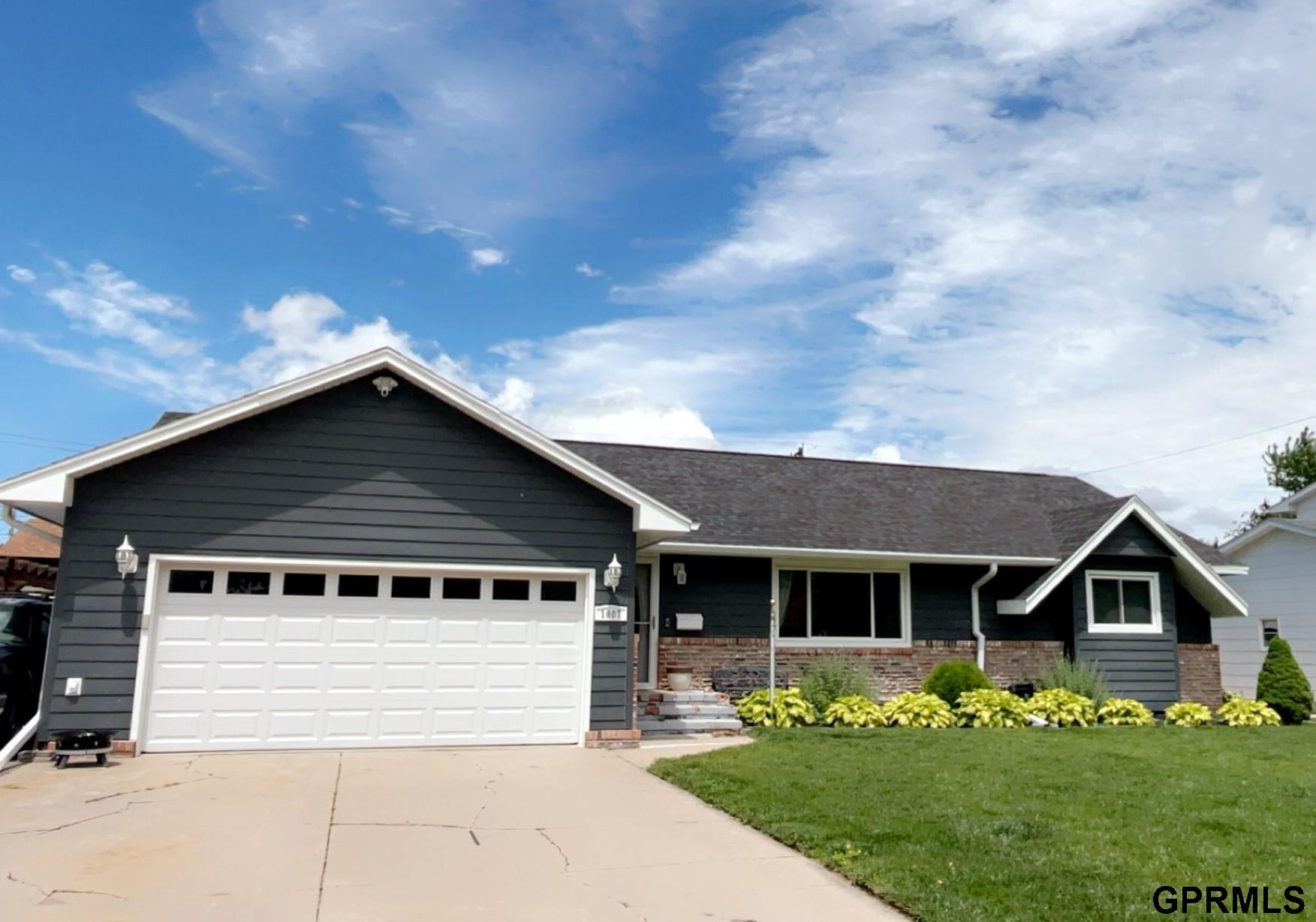 1607 W 37th Street, Kearney, Nebraska image 2
