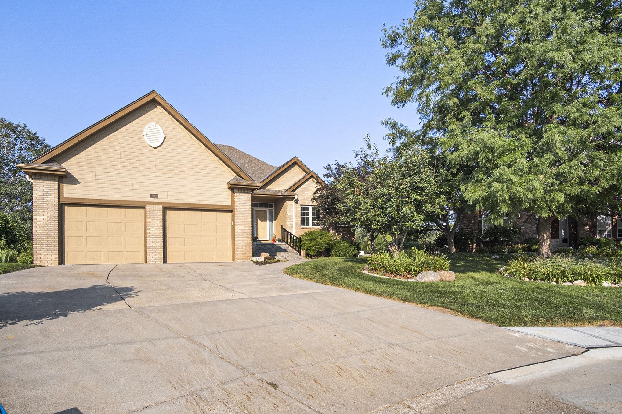 520 Coronado Circle, Carter Lake, Iowa image 2