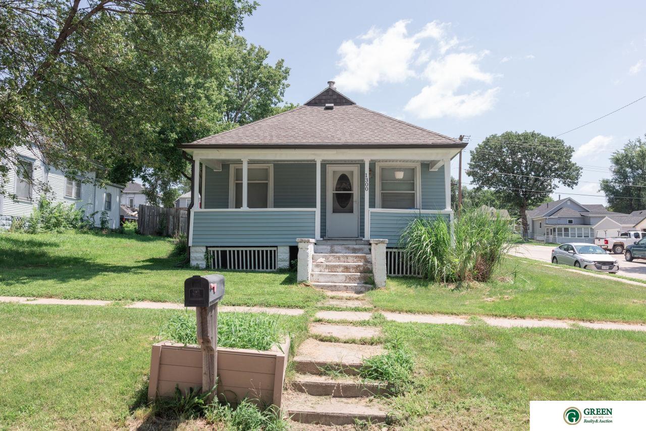 1300 N Burlington Avenue, York, Nebraska image 1