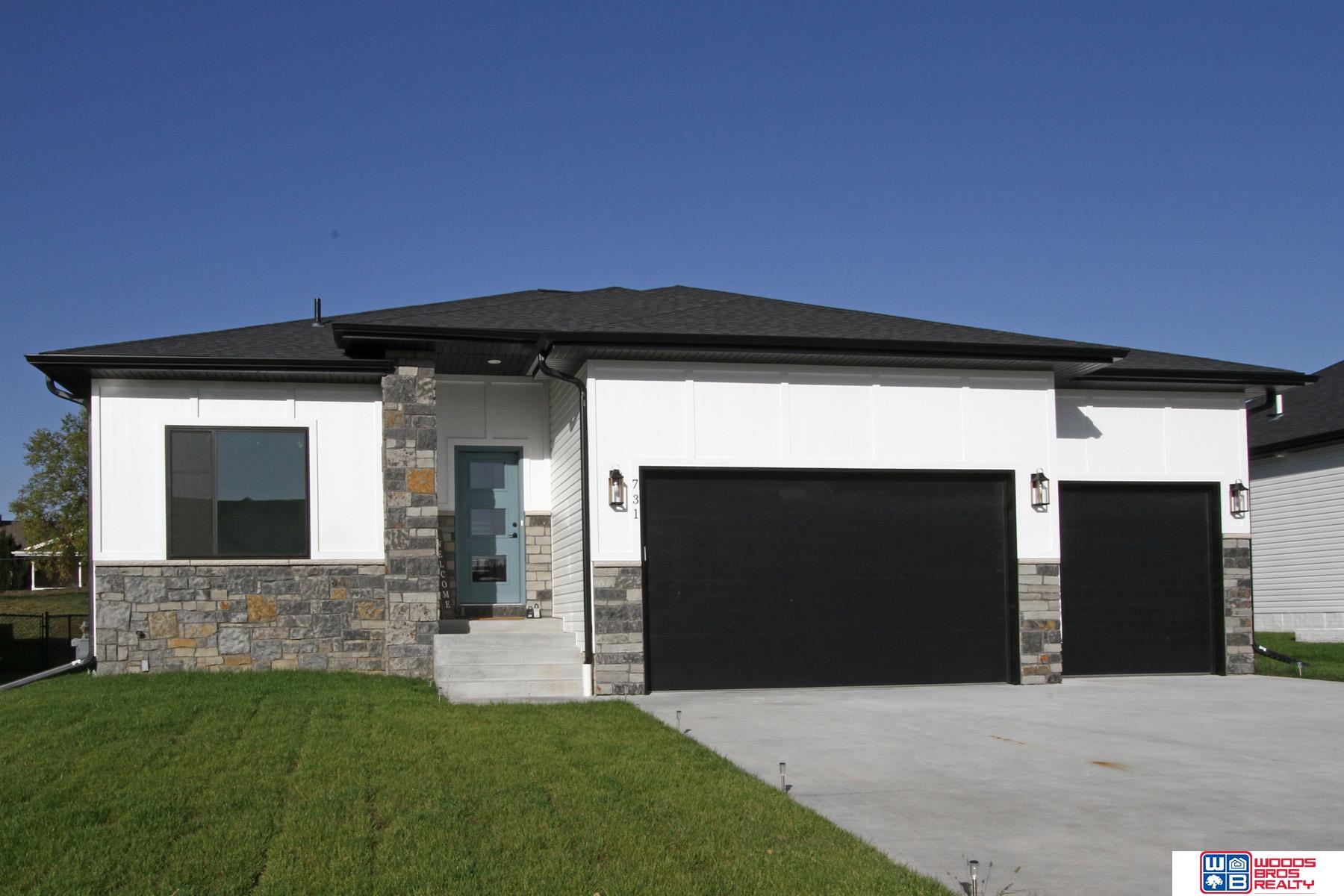 731 Terrace View Drive, Hickman, Nebraska image 2