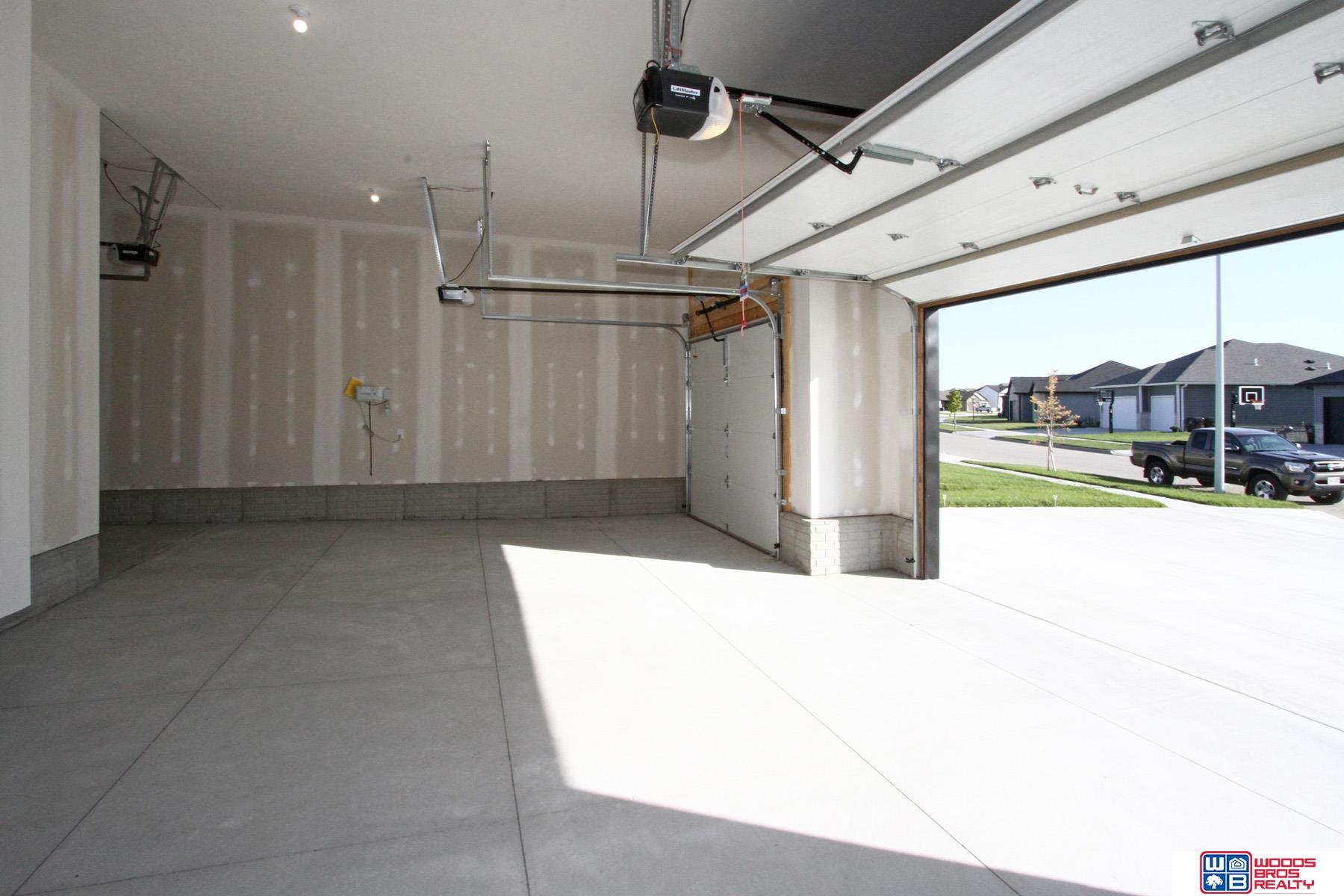 731 Terrace View Drive, Hickman, Nebraska image 37