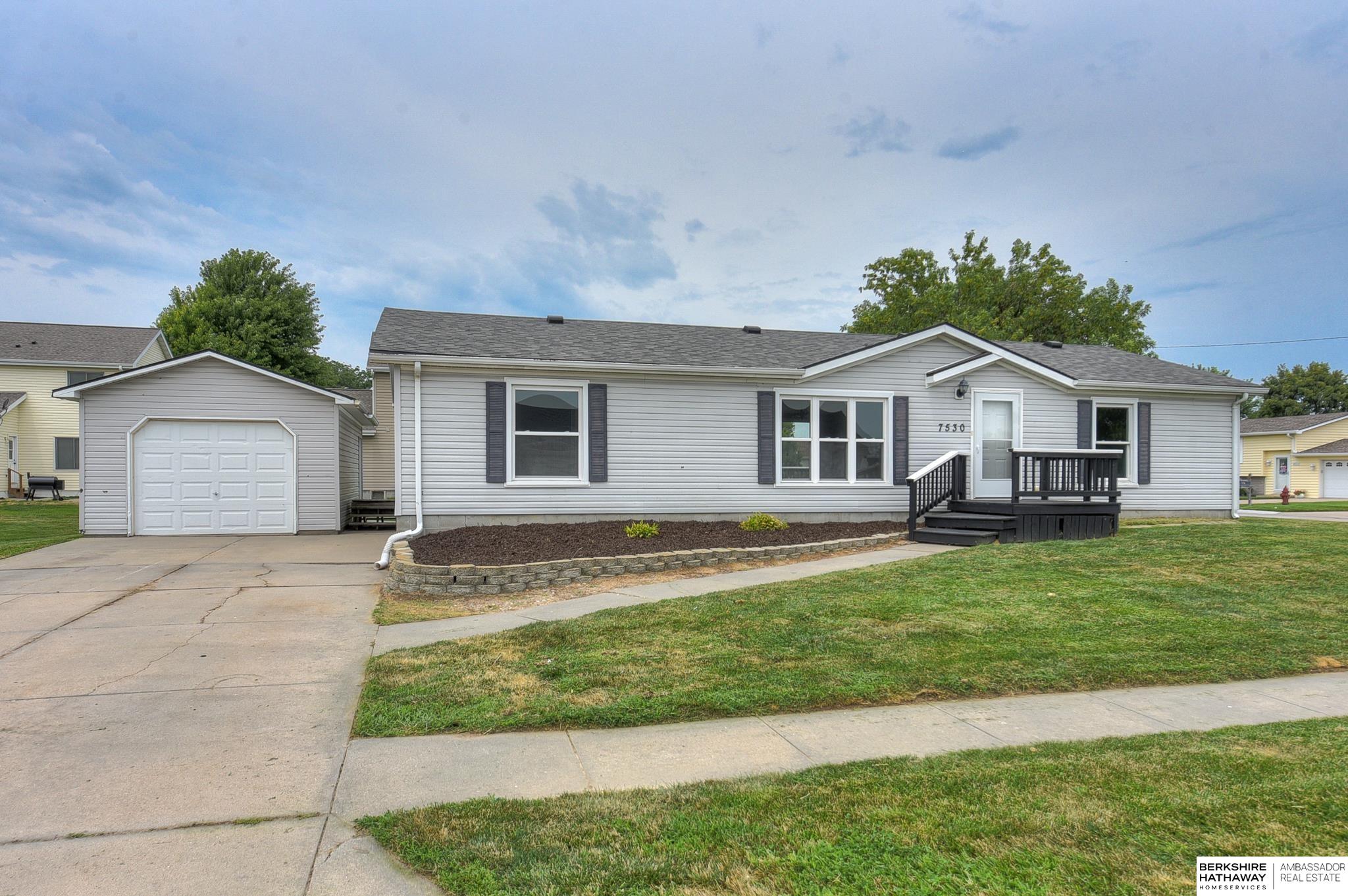 7530 N 285th Circle, Valley, Nebraska image 1