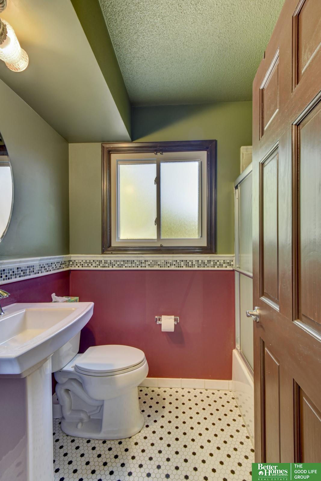 2306 Benson Gardens Boulevard, Omaha, Nebraska image 17
