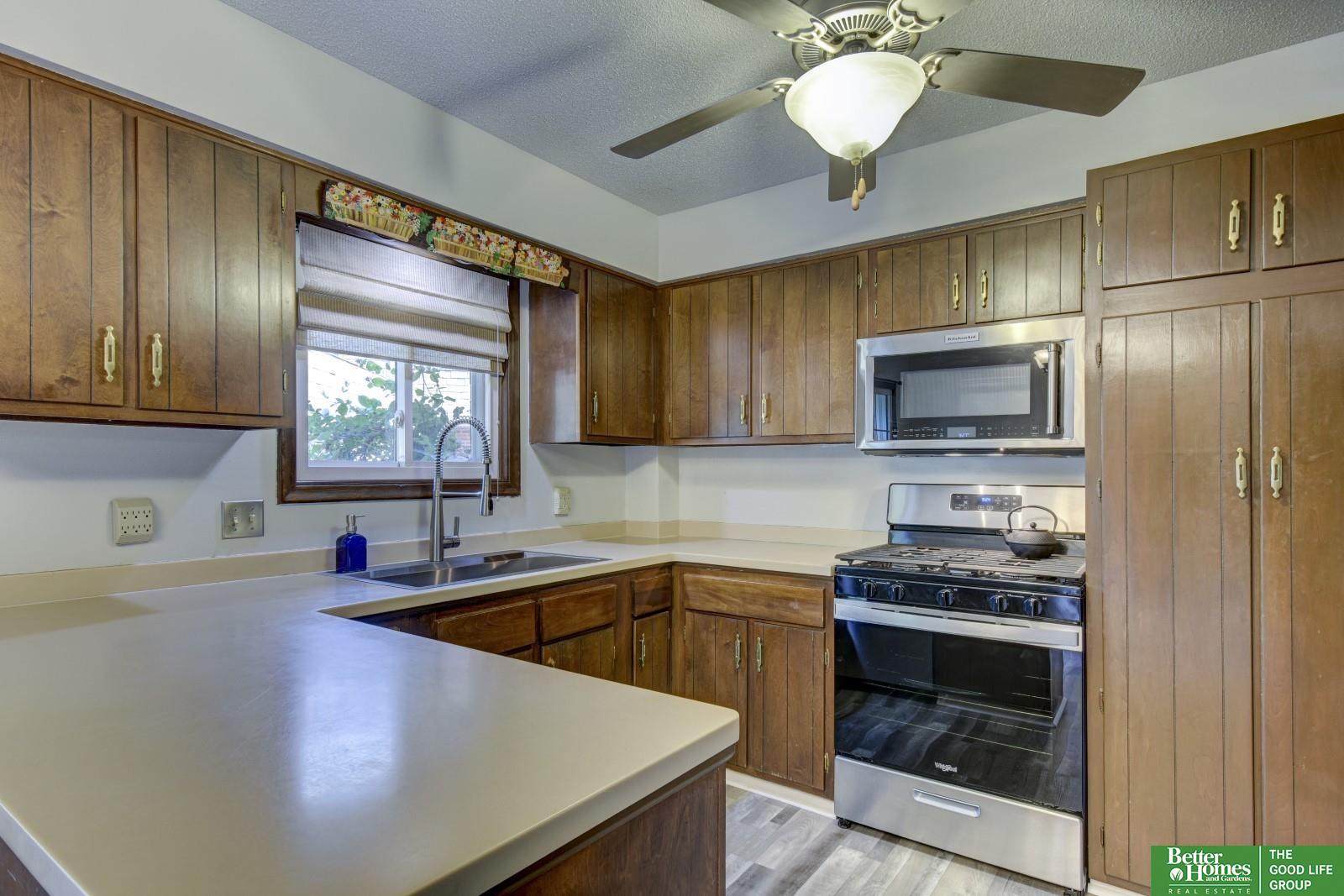 2306 Benson Gardens Boulevard, Omaha, Nebraska image 10