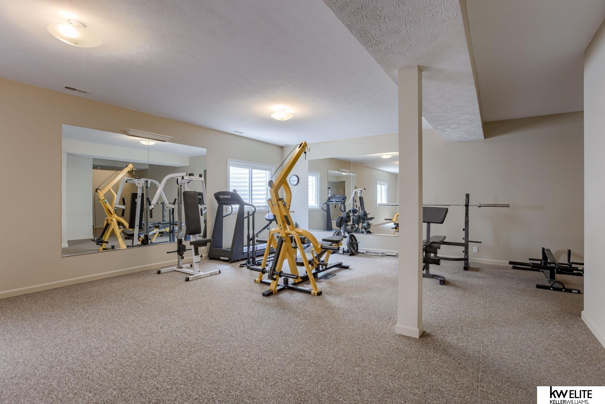 405 Cloverdale Drive, Council Bluffs, Iowa image 17