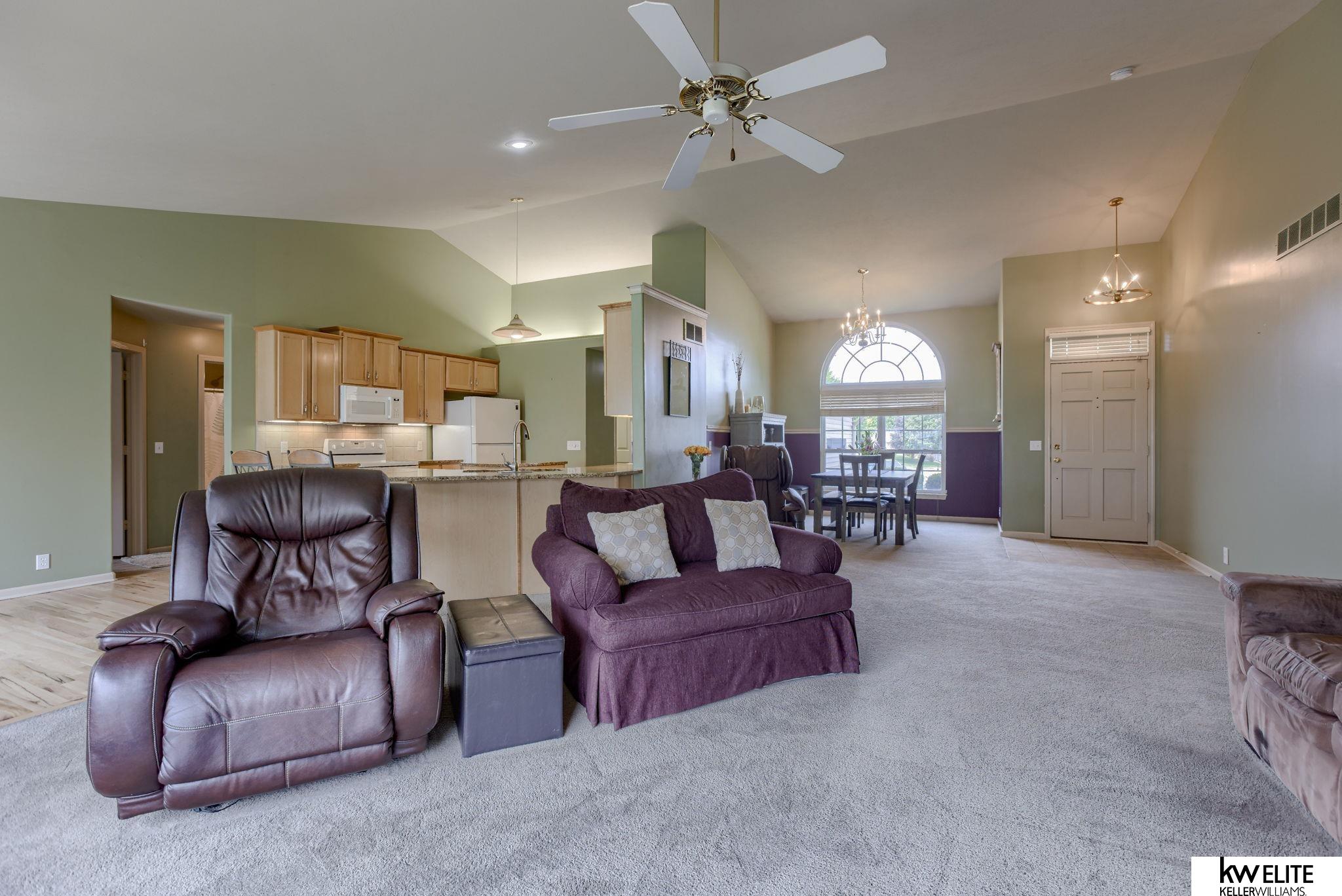 405 Cloverdale Drive, Council Bluffs, Iowa image 3
