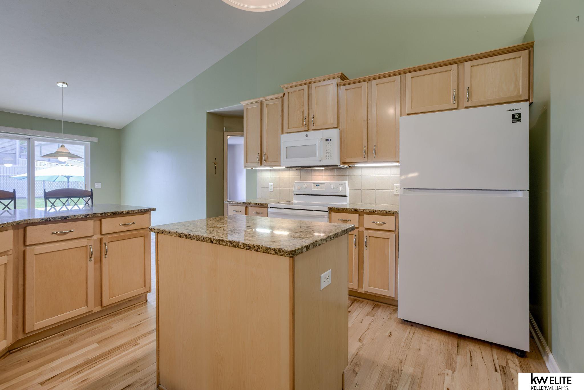 405 Cloverdale Drive, Council Bluffs, Iowa image 9