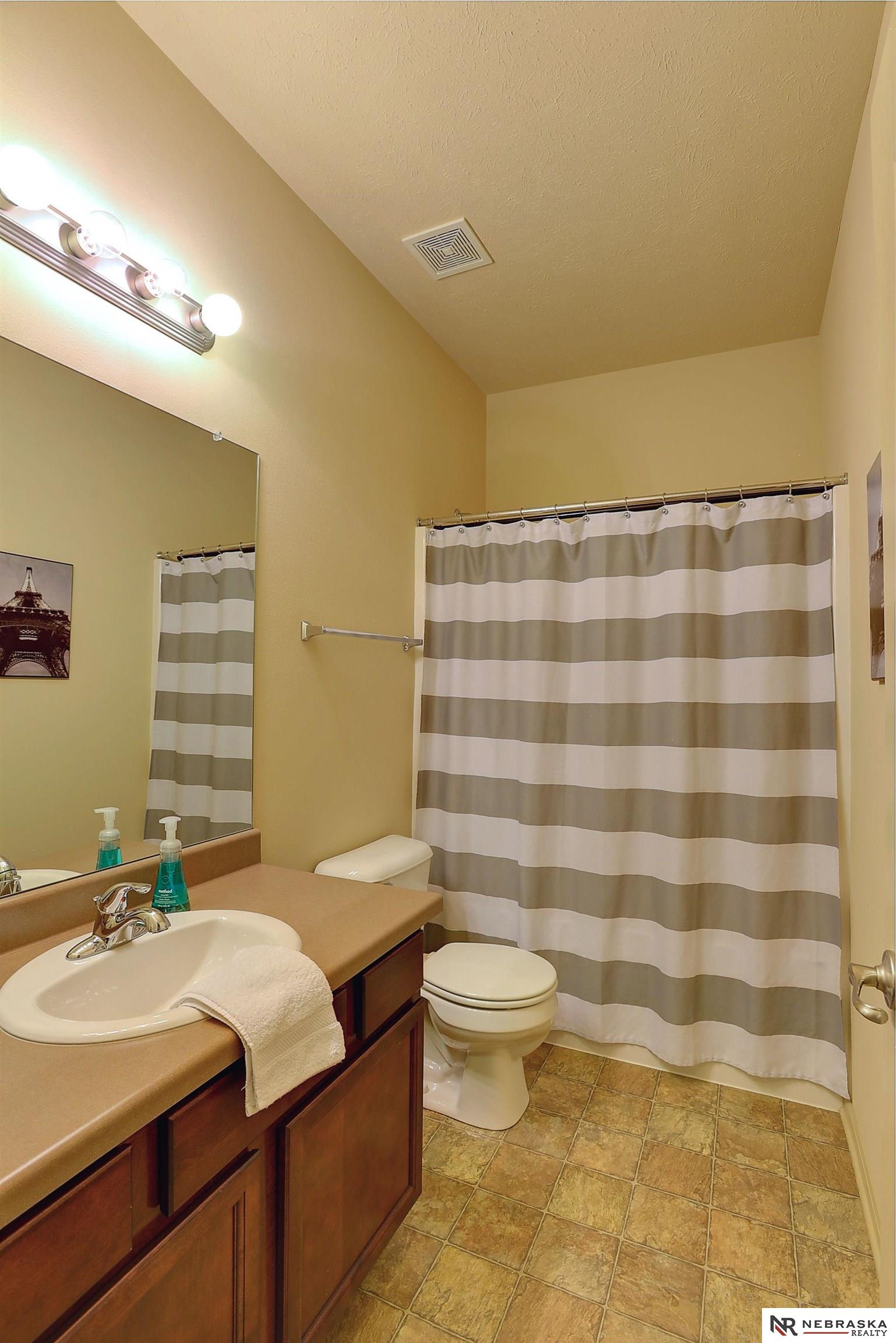 6926 N 141st Circle, Omaha, Nebraska image 13