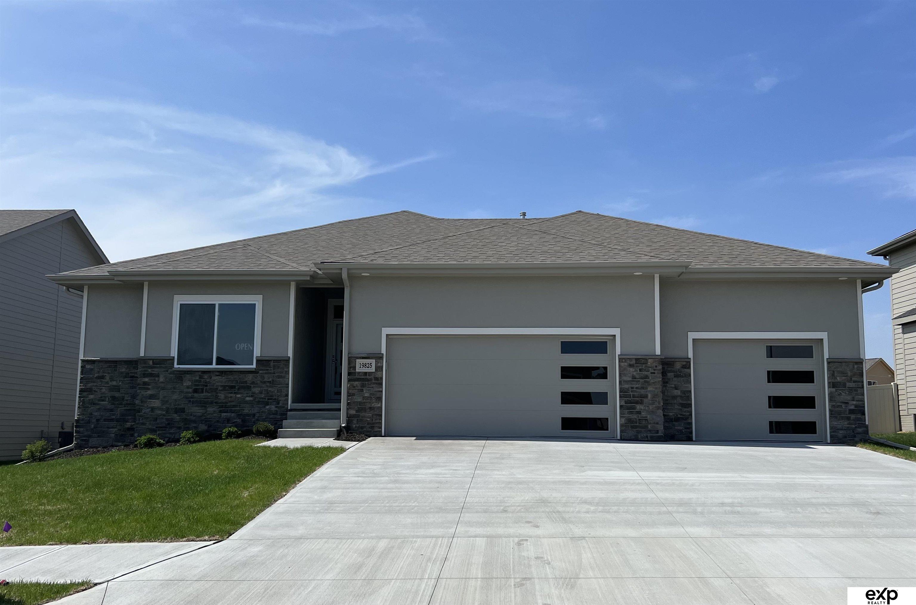 4594 E 18th Avenue, Fremont, Nebraska image 1