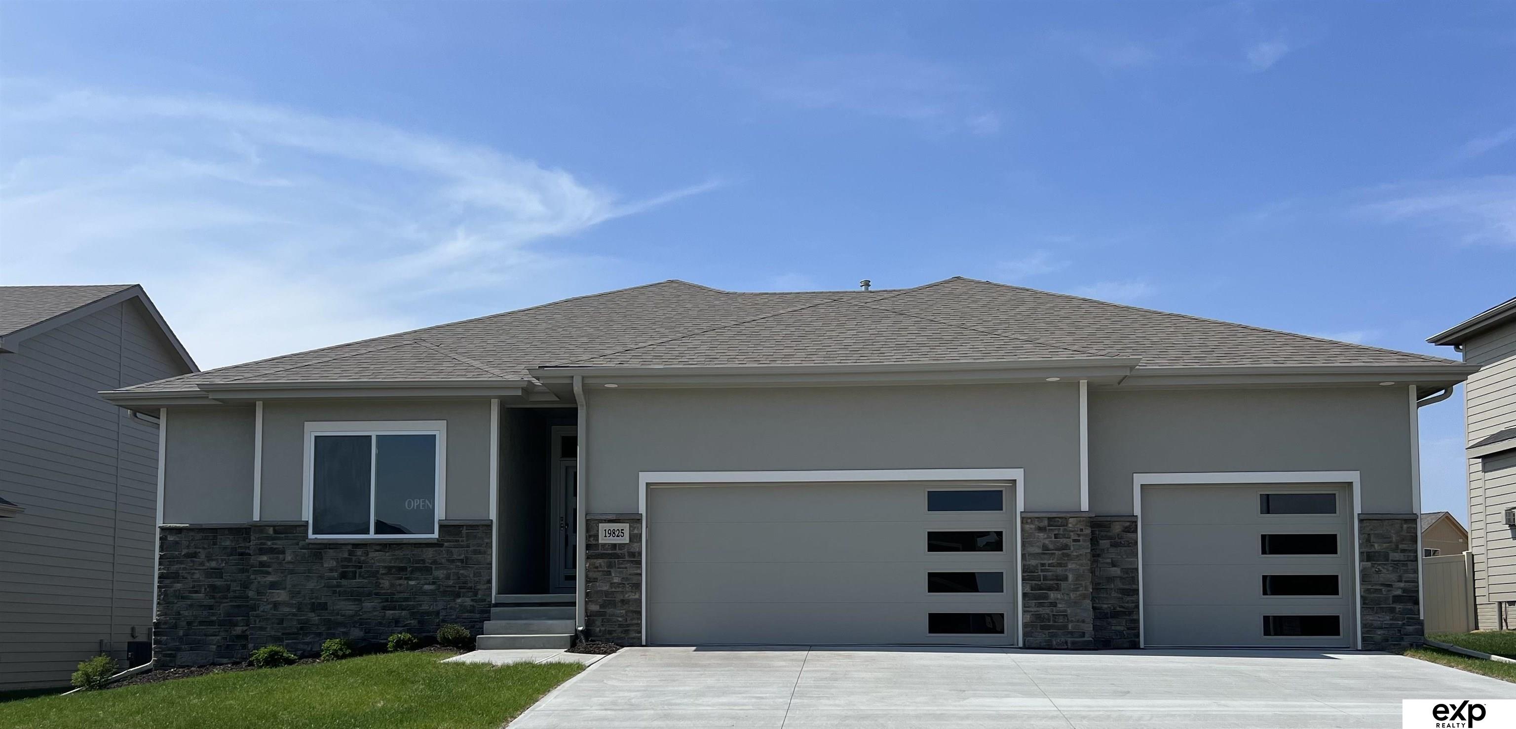 4594 E 18th Avenue, Fremont, Nebraska image 2