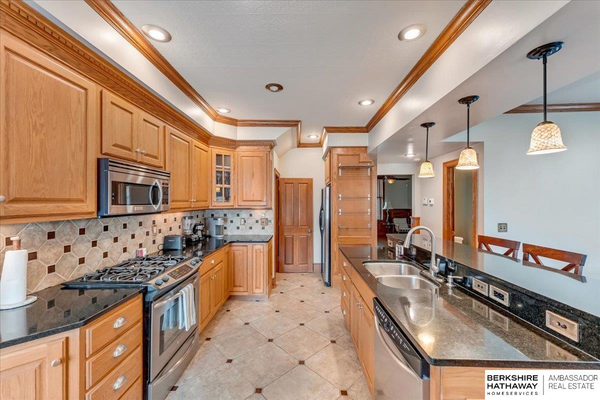 108 S 36th Street, Omaha, Nebraska image 17