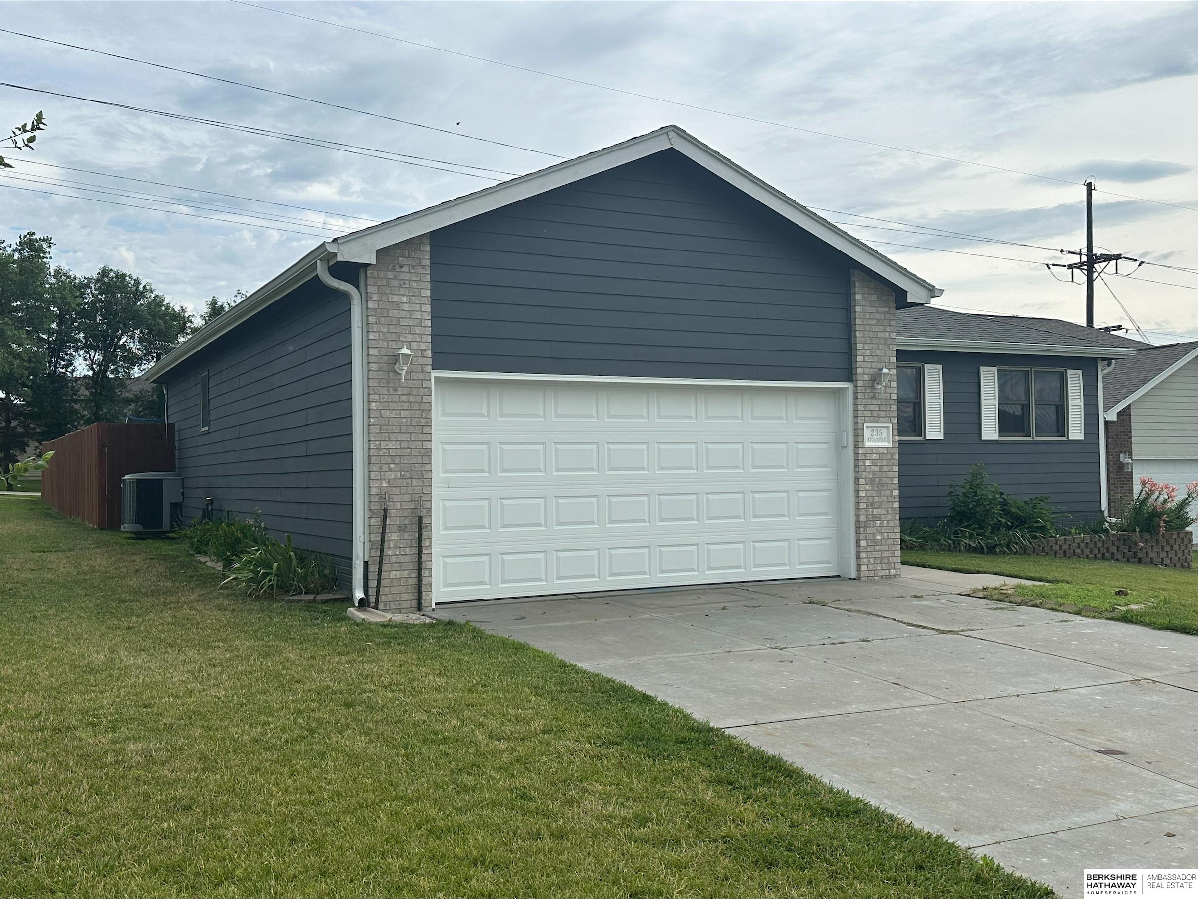 235 Sycamore Place, Hickman, Nebraska image 2