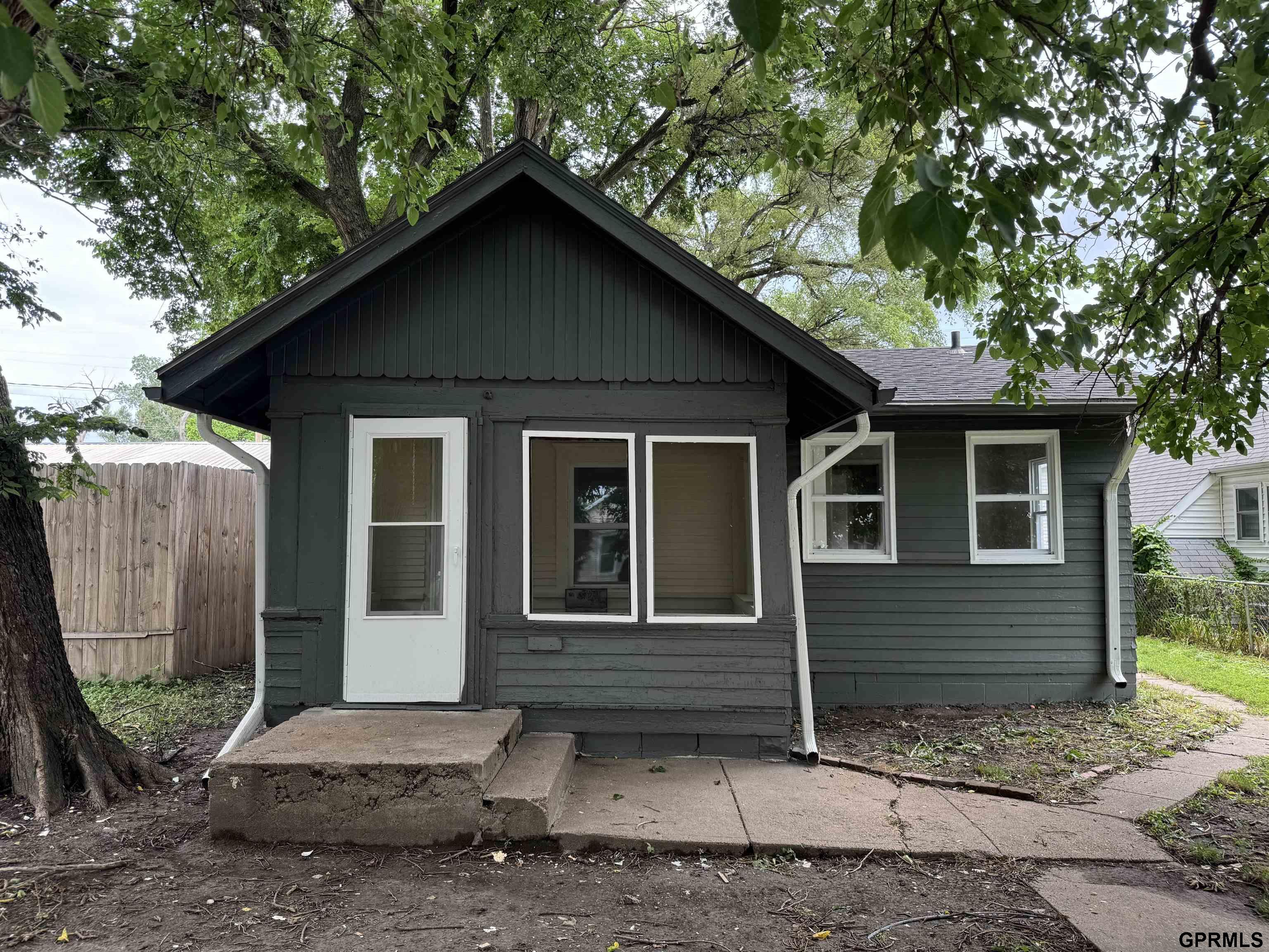 28484 Laurel Circle, Valley, Nebraska image 1
