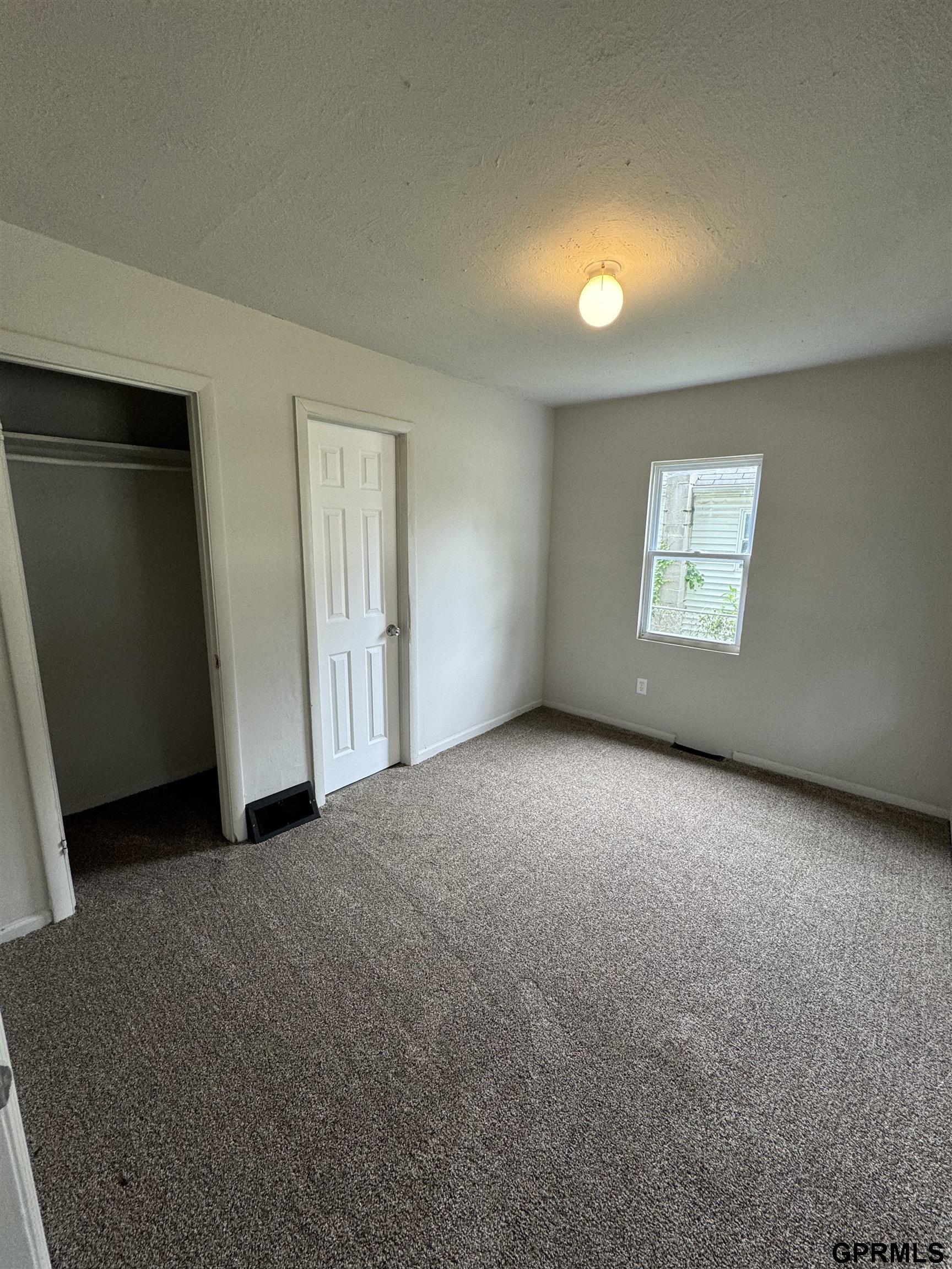 28484 Laurel Circle, Valley, Nebraska image 4