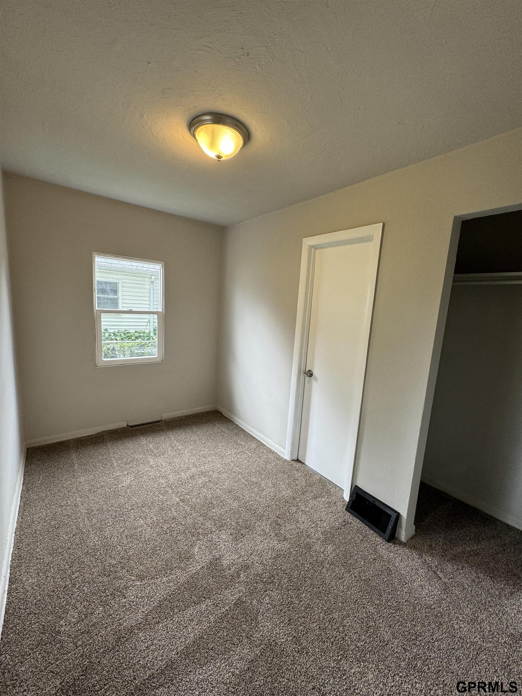 28484 Laurel Circle, Valley, Nebraska image 6