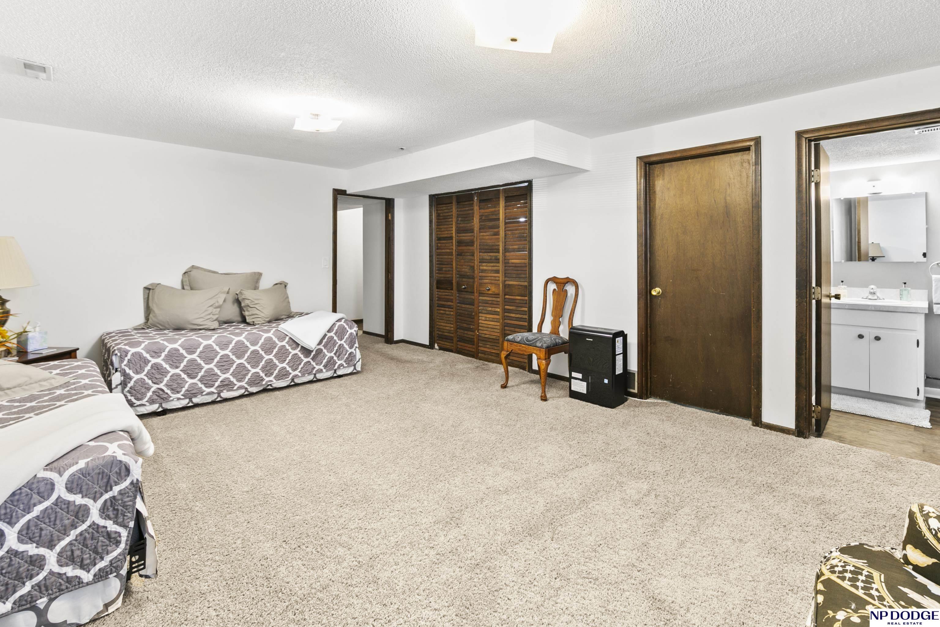 1320 S 118 Street, Omaha, Nebraska image 21