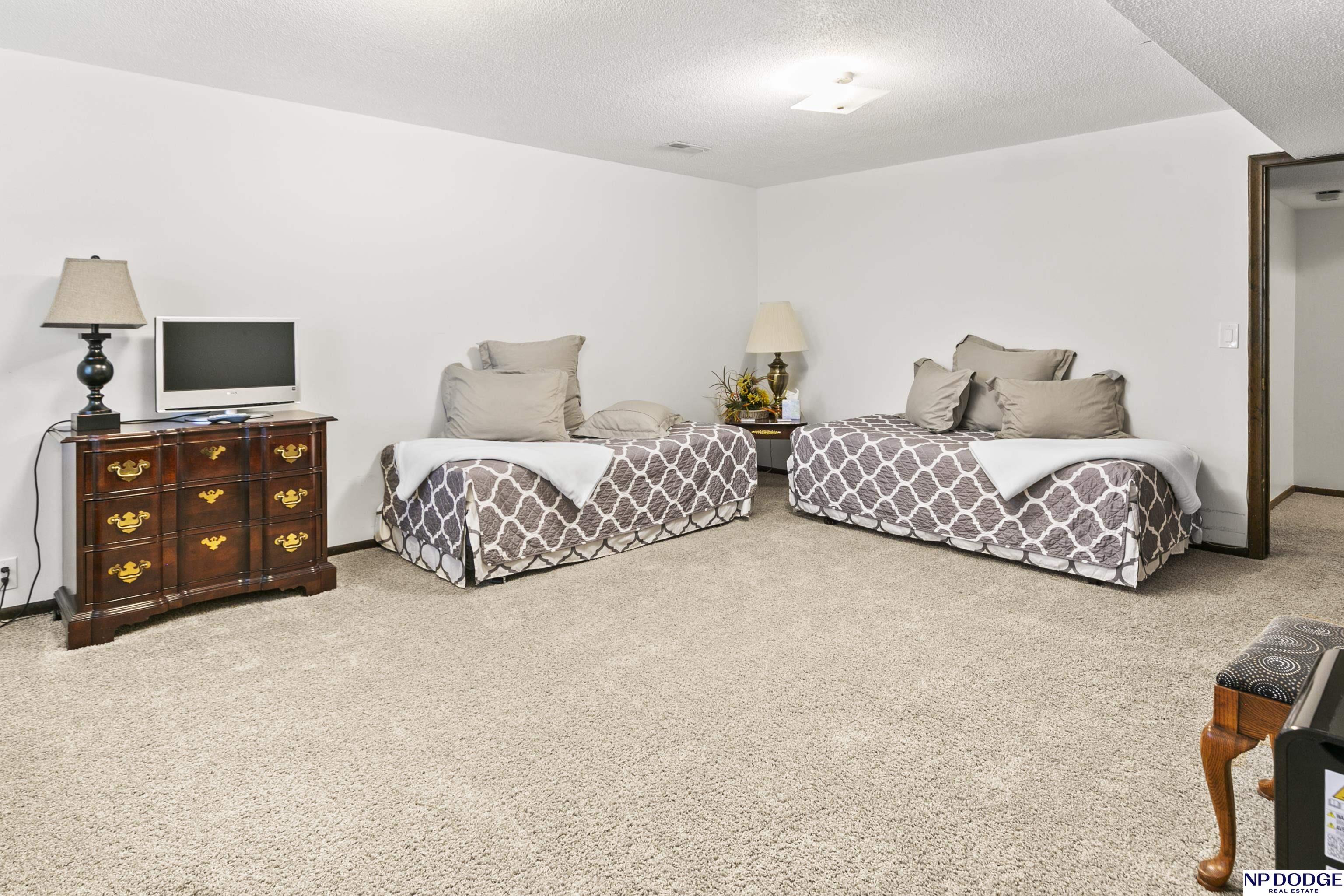 1320 S 118 Street, Omaha, Nebraska image 23