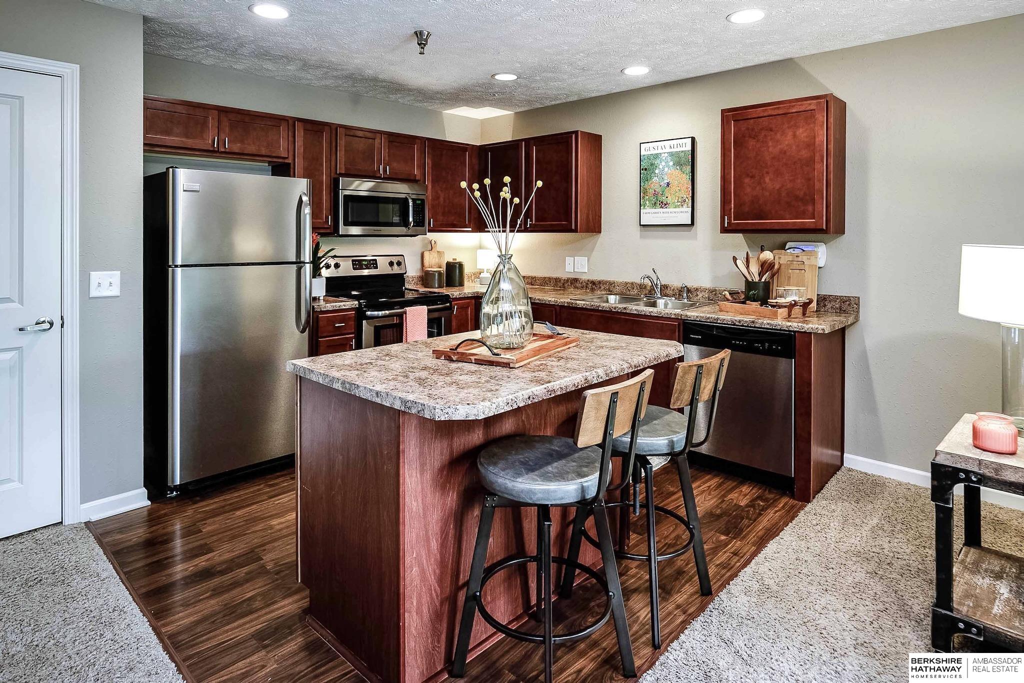 16756 Laurel Plaza, Omaha, Nebraska image 4
