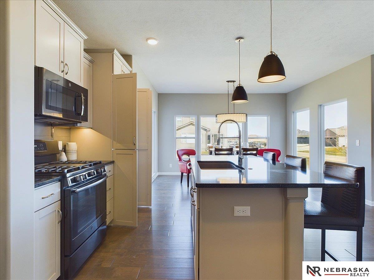 7930 Maxine Drive, Lincoln, Nebraska image 11