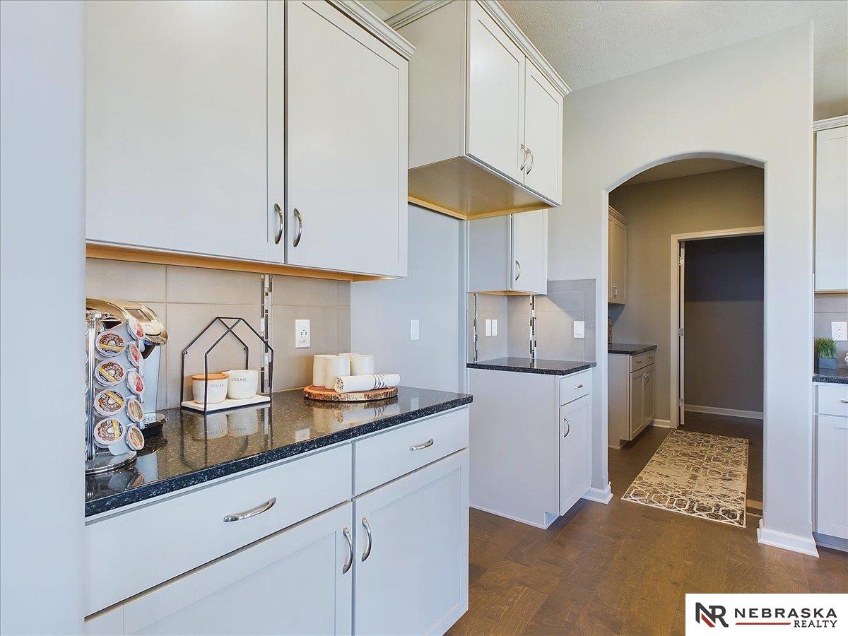 7930 Maxine Drive, Lincoln, Nebraska image 12