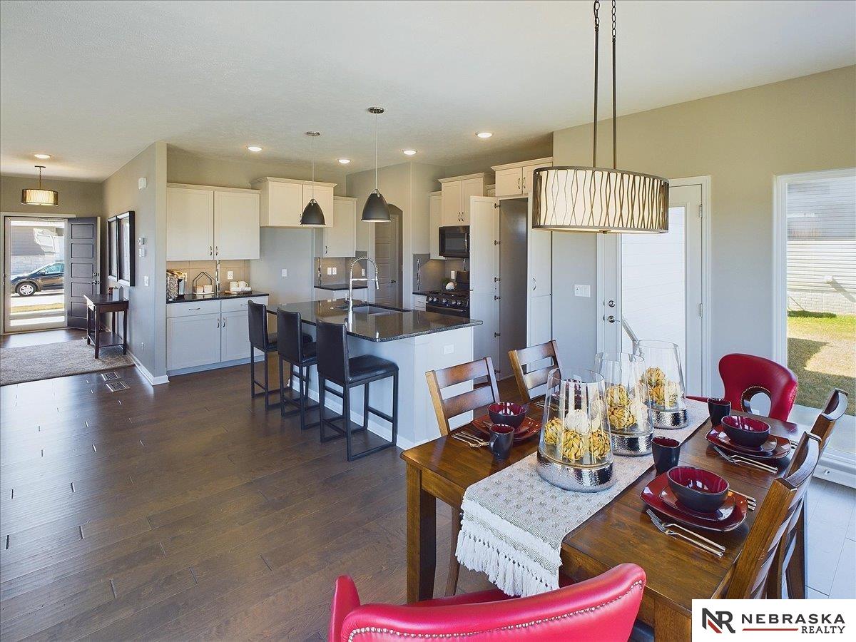 7930 Maxine Drive, Lincoln, Nebraska image 13