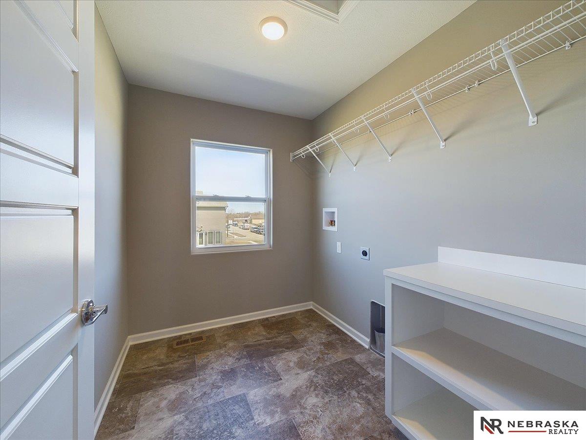7930 Maxine Drive, Lincoln, Nebraska image 31