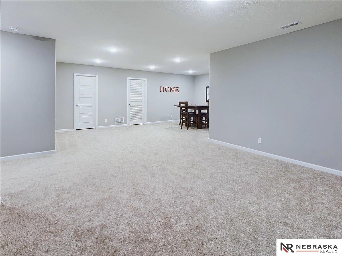 7930 Maxine Drive, Lincoln, Nebraska image 36