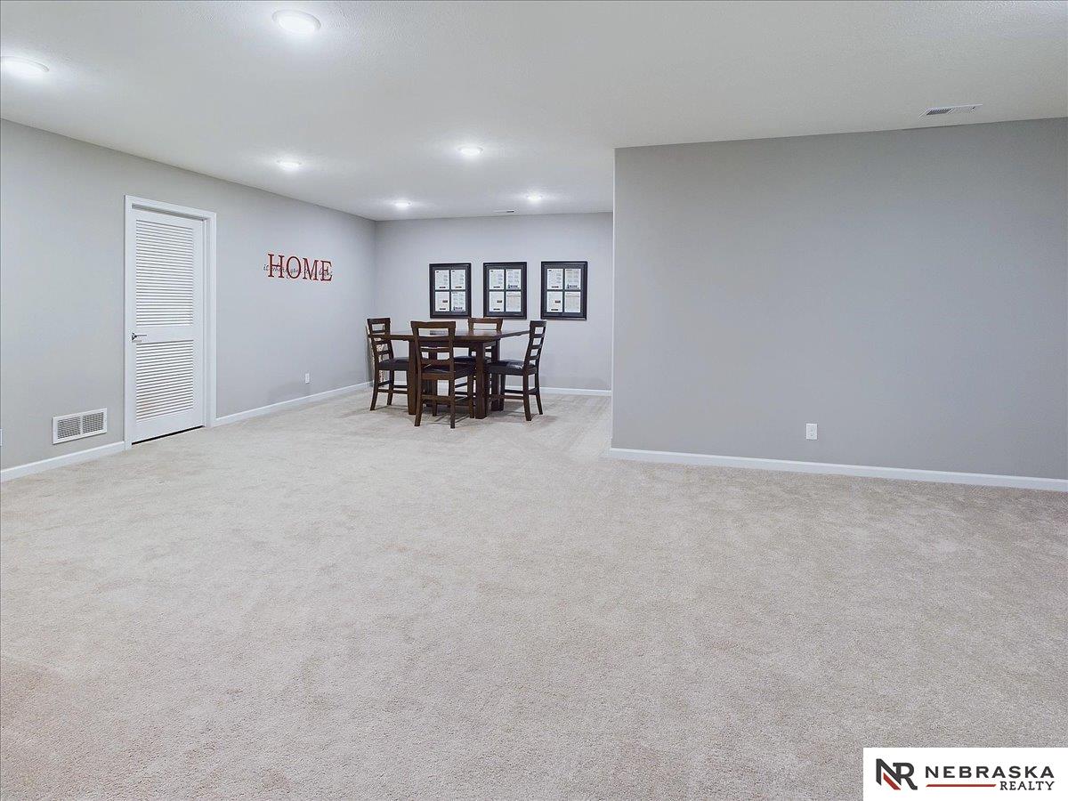 7930 Maxine Drive, Lincoln, Nebraska image 37