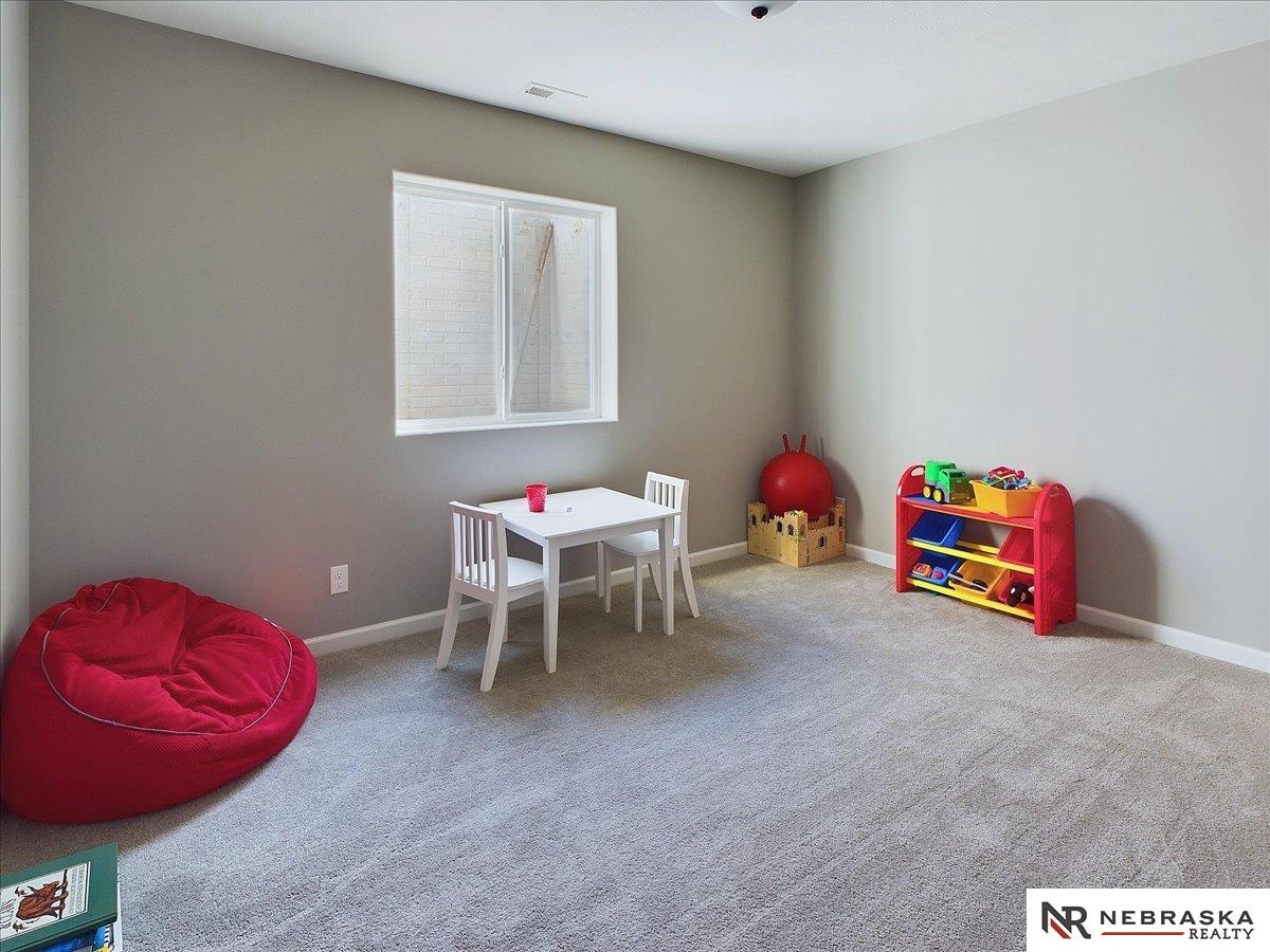 7930 Maxine Drive, Lincoln, Nebraska image 38